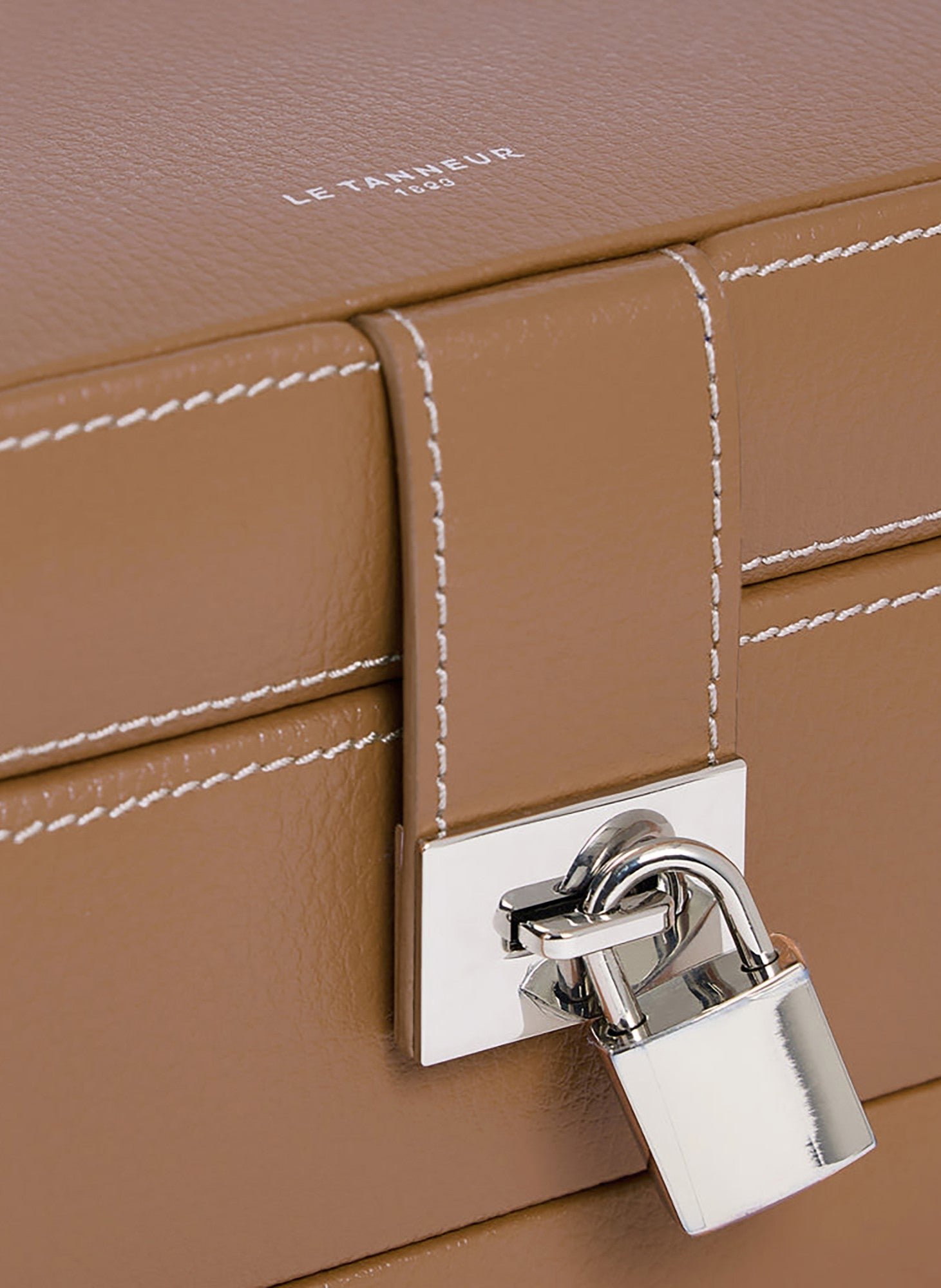 Boite à bijoux moyen modèle ouverture automatique en cuir LE TANNEUR Marron