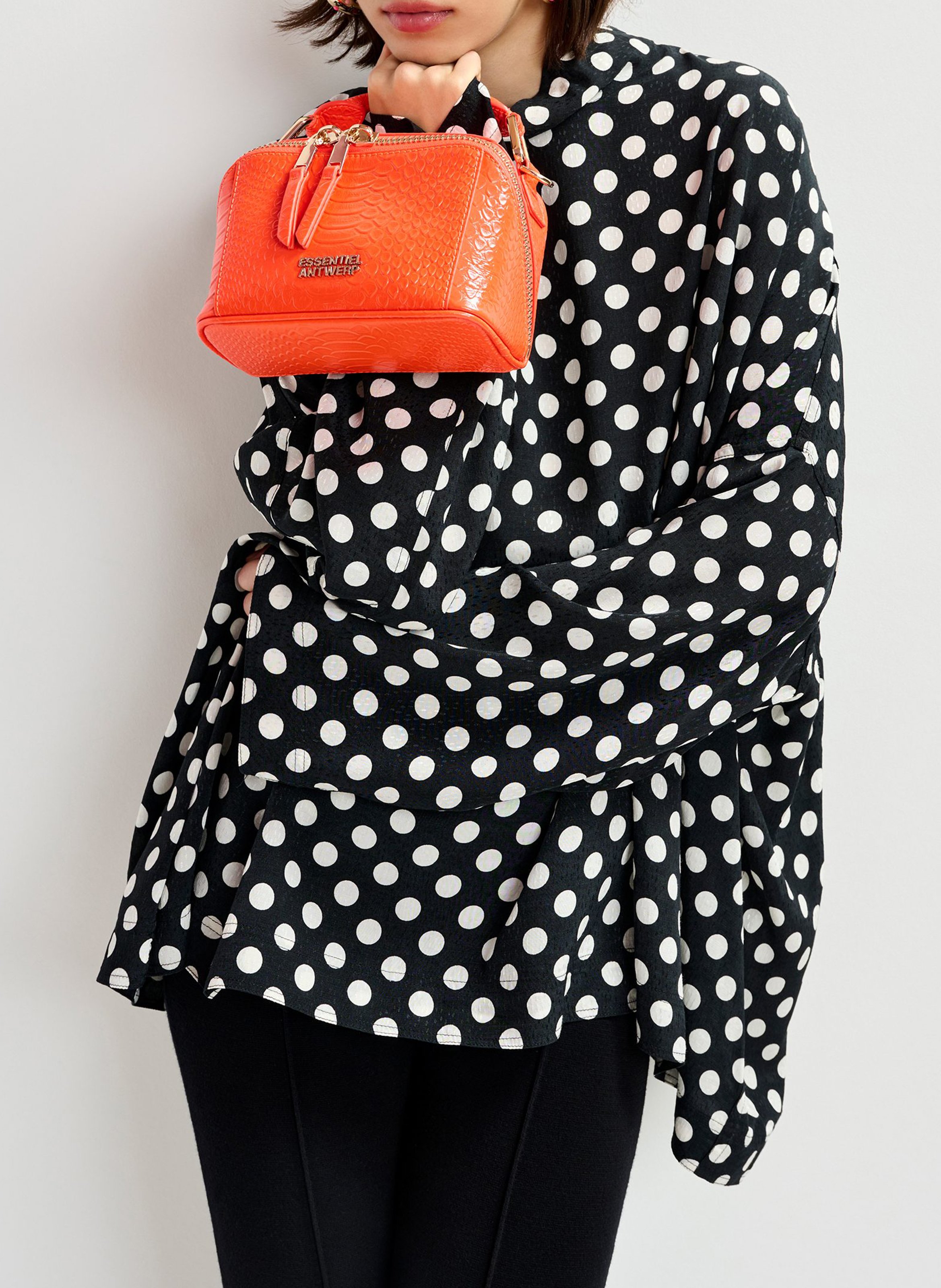 Sac bandoulière en cuir embossé croco jussi ESSENTIEL ANTWERP Orange