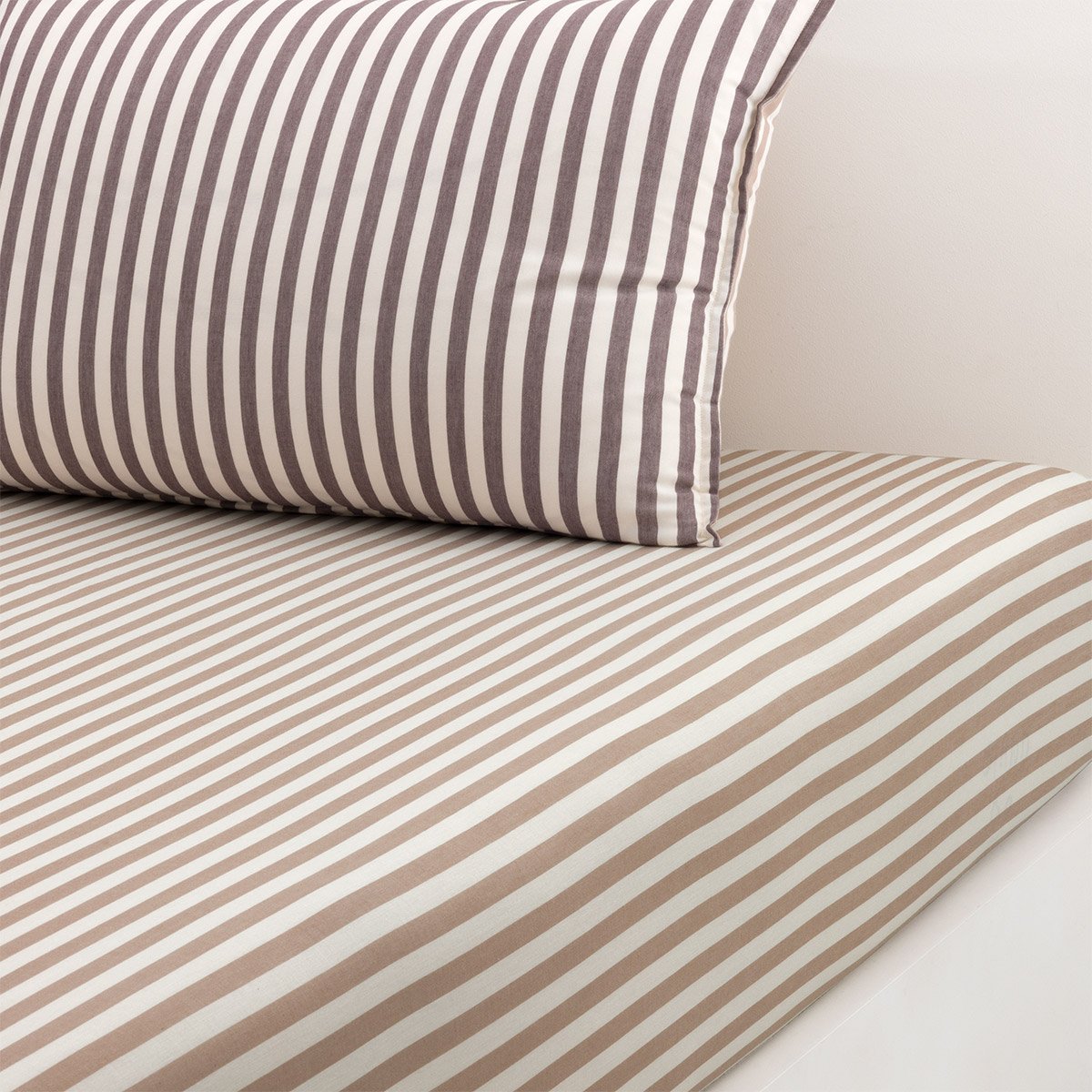 Drap housse en satin de coton, fifty-fifty DESFORGES Violet
