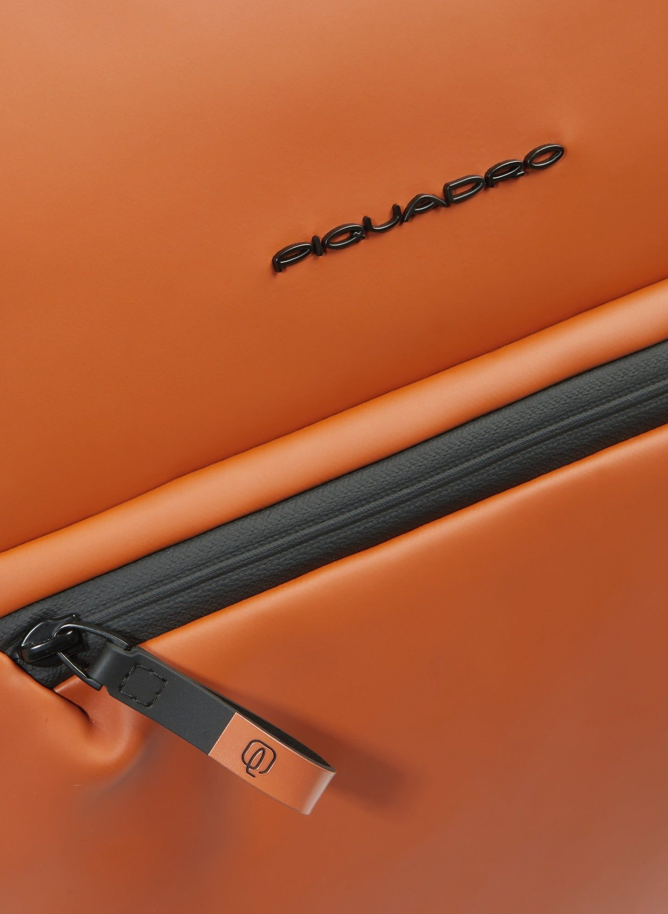 Waterafstotende rugzak voor 14" laptop PIQUADRO Bruin