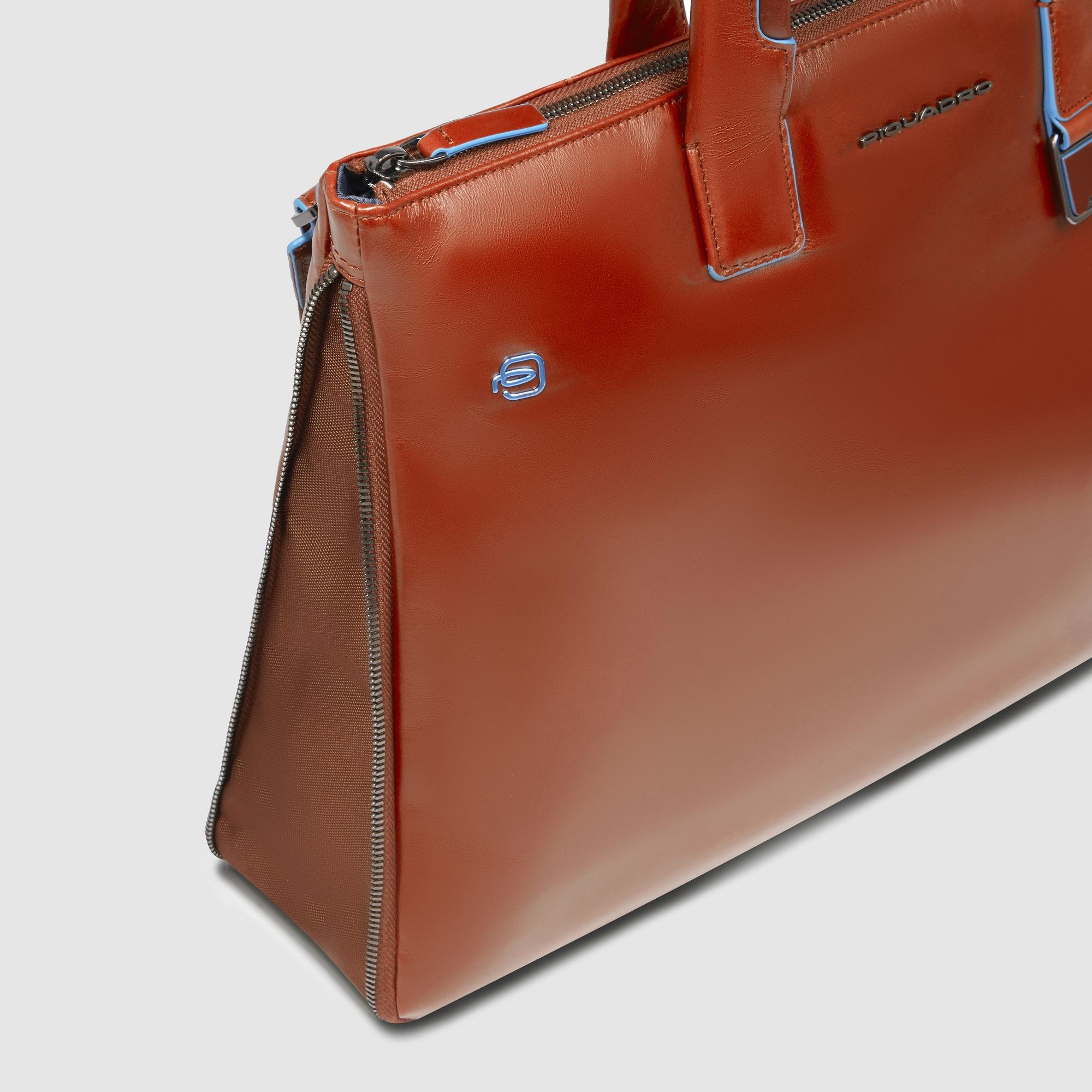 Slanke laptoptas 15,6", uitbreidbaar PIQUADRO Bruin