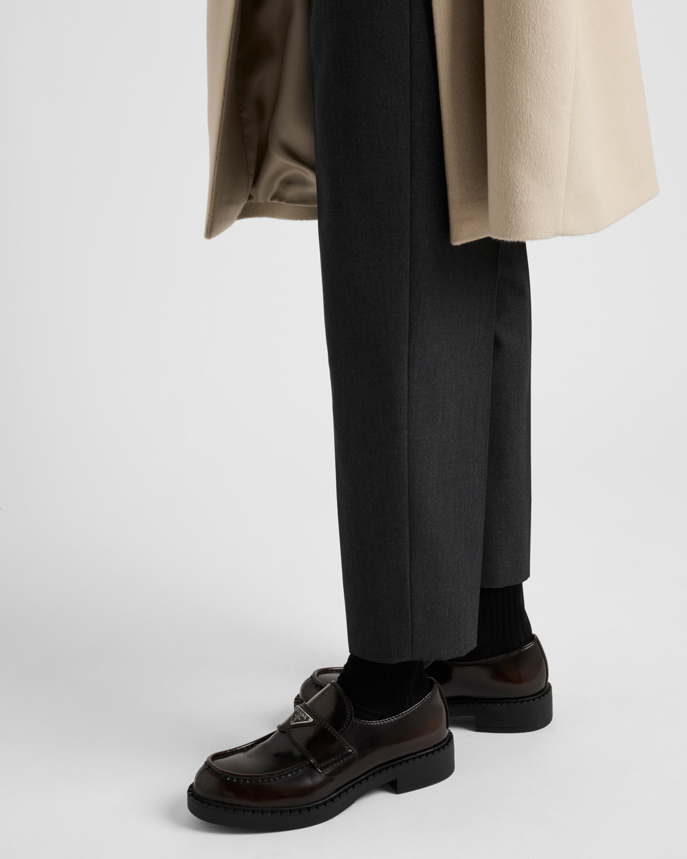 Mocassins chocolate en cuir brossé PRADA Marron