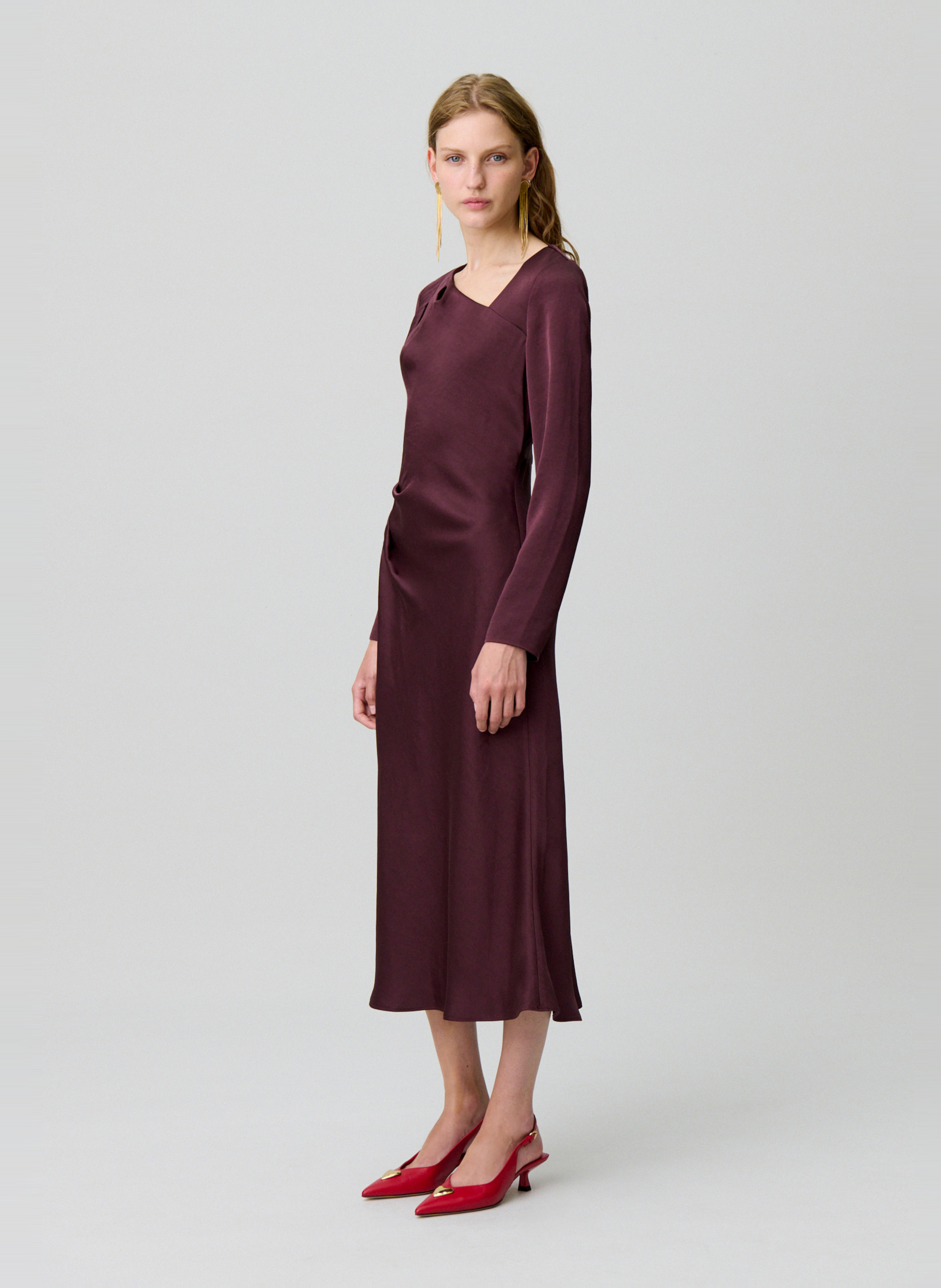 Robe longue satinée asymétrique reine Violet