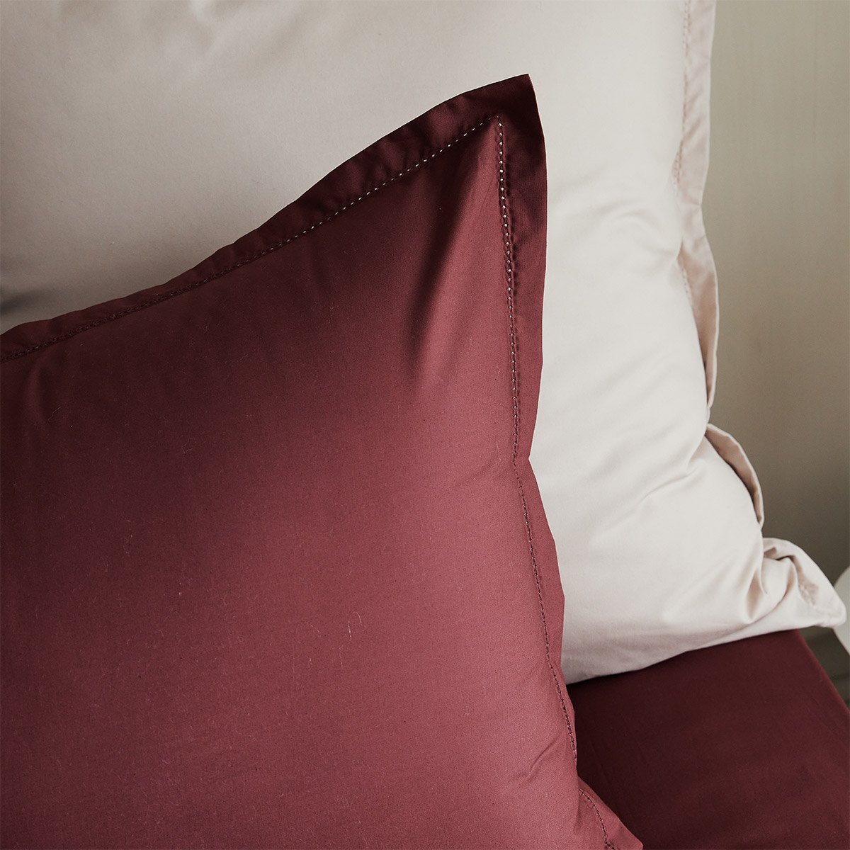 Taie d'oreiller en percale de coton, alcove DESFORGES Violet