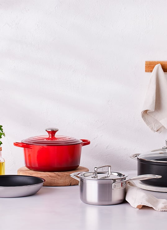 Le Creuset Bleu Riviera, cocotte Le Creuset été 2025, pop-up Le Creuset Marseille, cocotte fonte émaillée bleue, ustensiles cuisine française iconiques