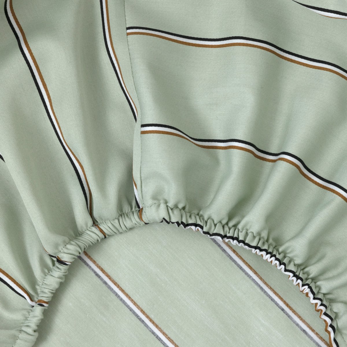 Drap housse en satin de coton, b ray BOSS HOME Vert