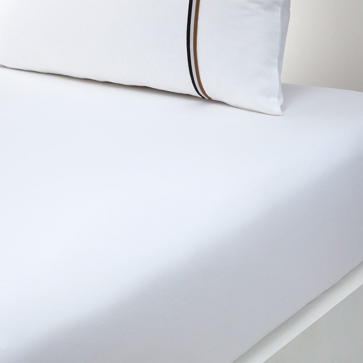 Drap housse en satin de coton, b linea BOSS HOME Blanc