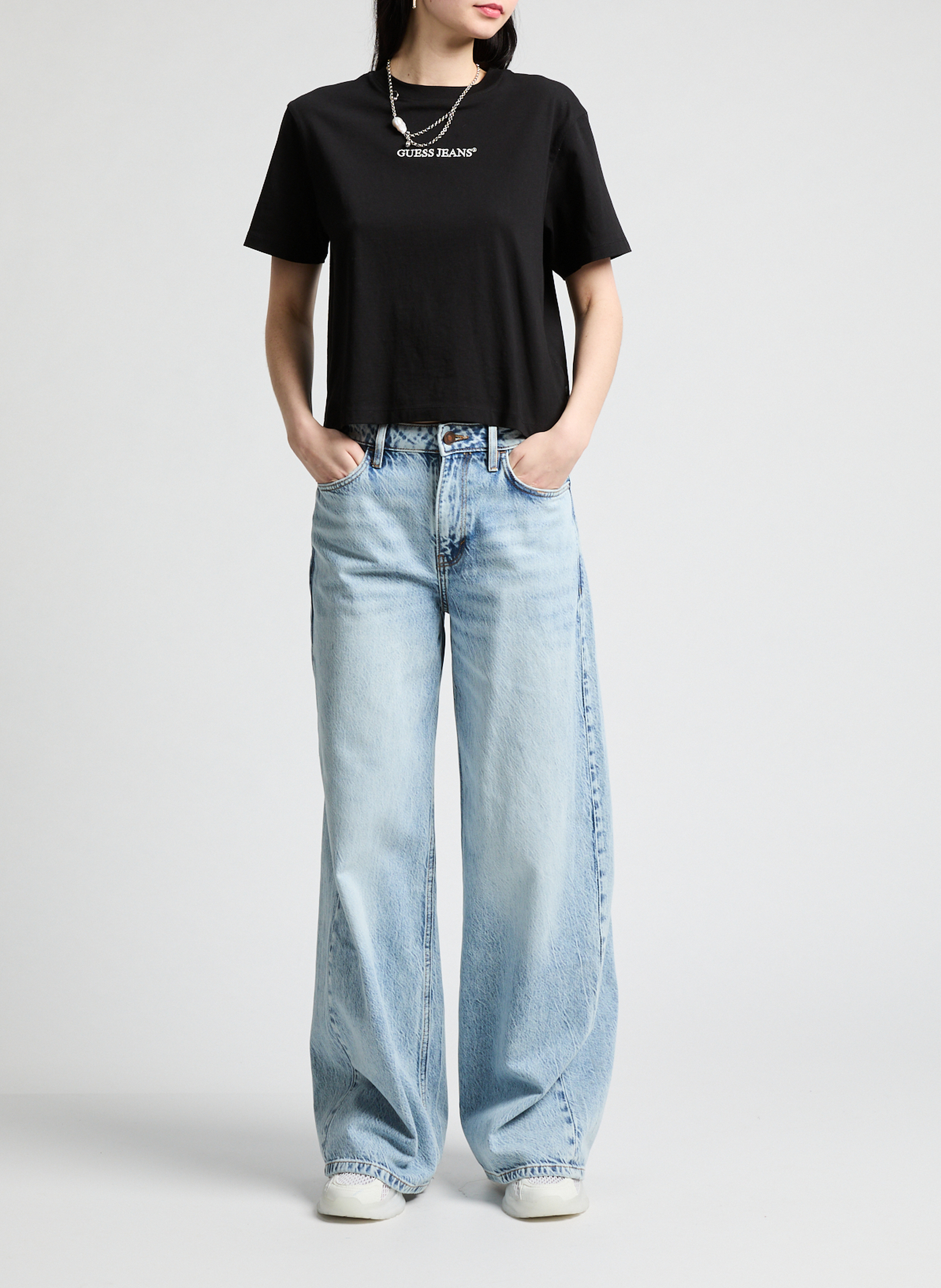 Kurzes Oversized-T-Shirt GUESS Schwarz