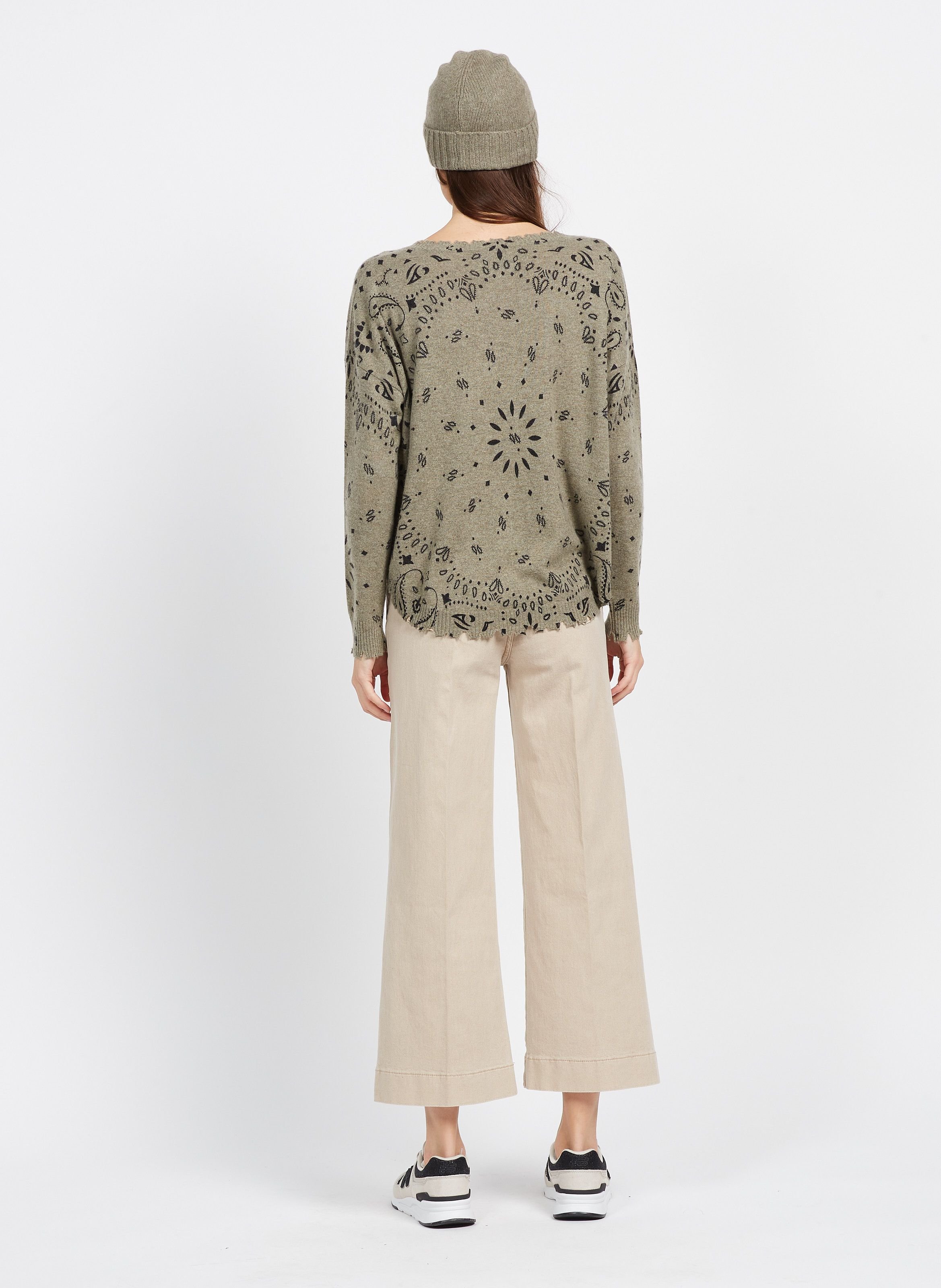 Pull droit col bateau motif bandana en cachemire mela bandana KUJTEN Kaki