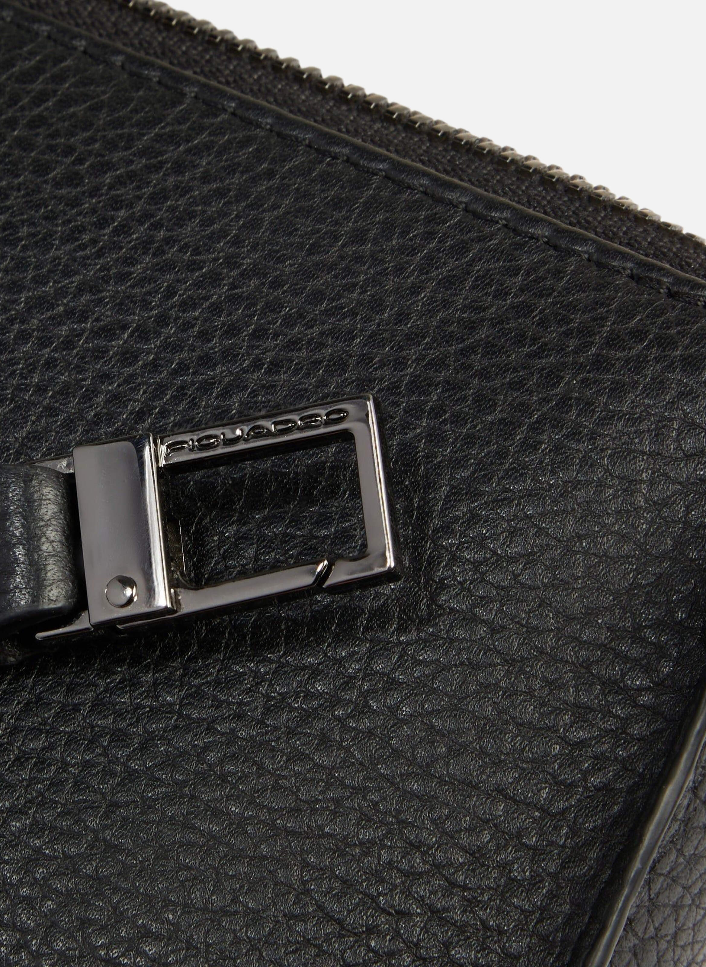 Handtas met brillenkoker PIQUADRO Zwart