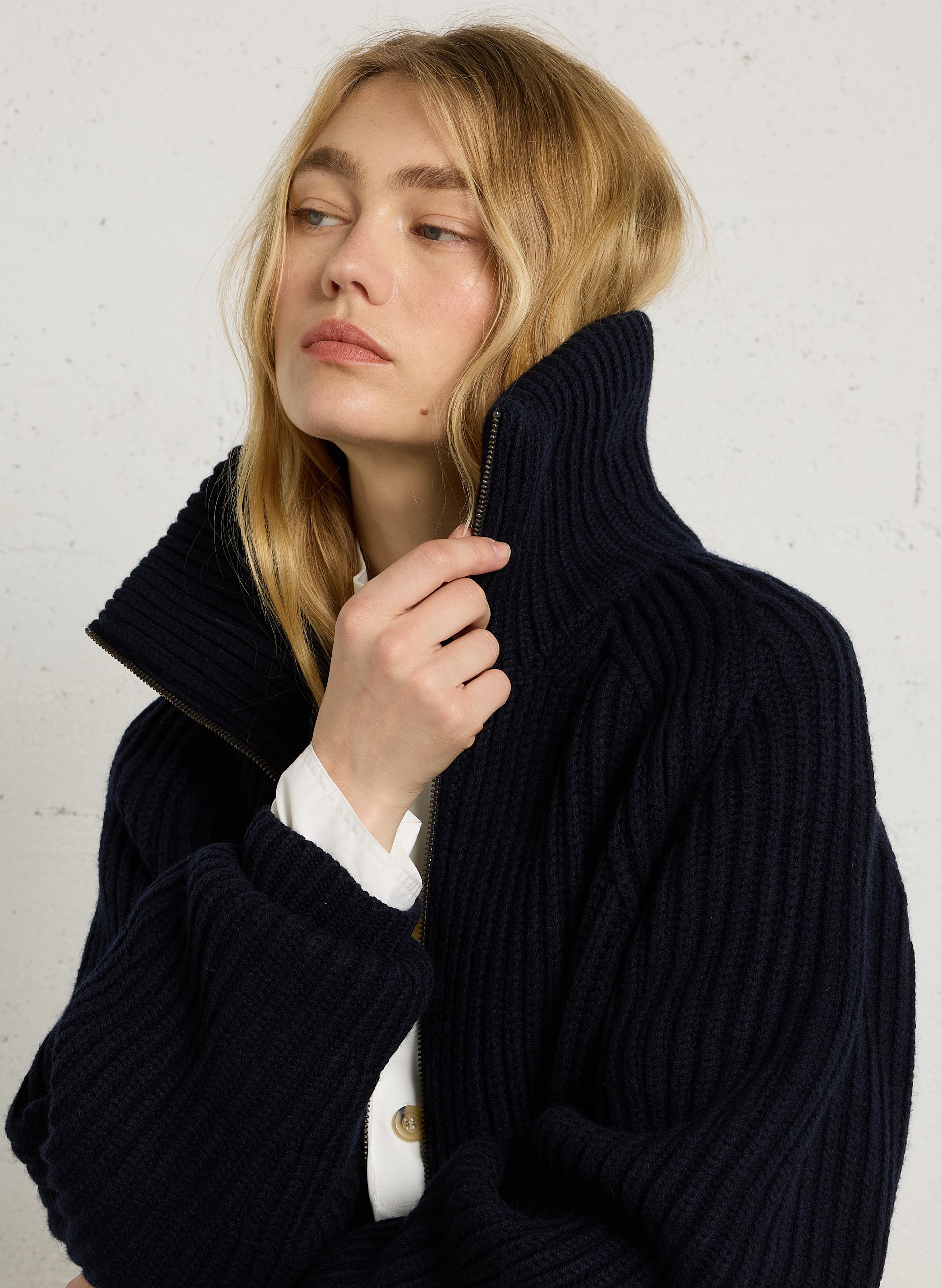 Gilet ample col montant en laine jasper SOEUR Bleu