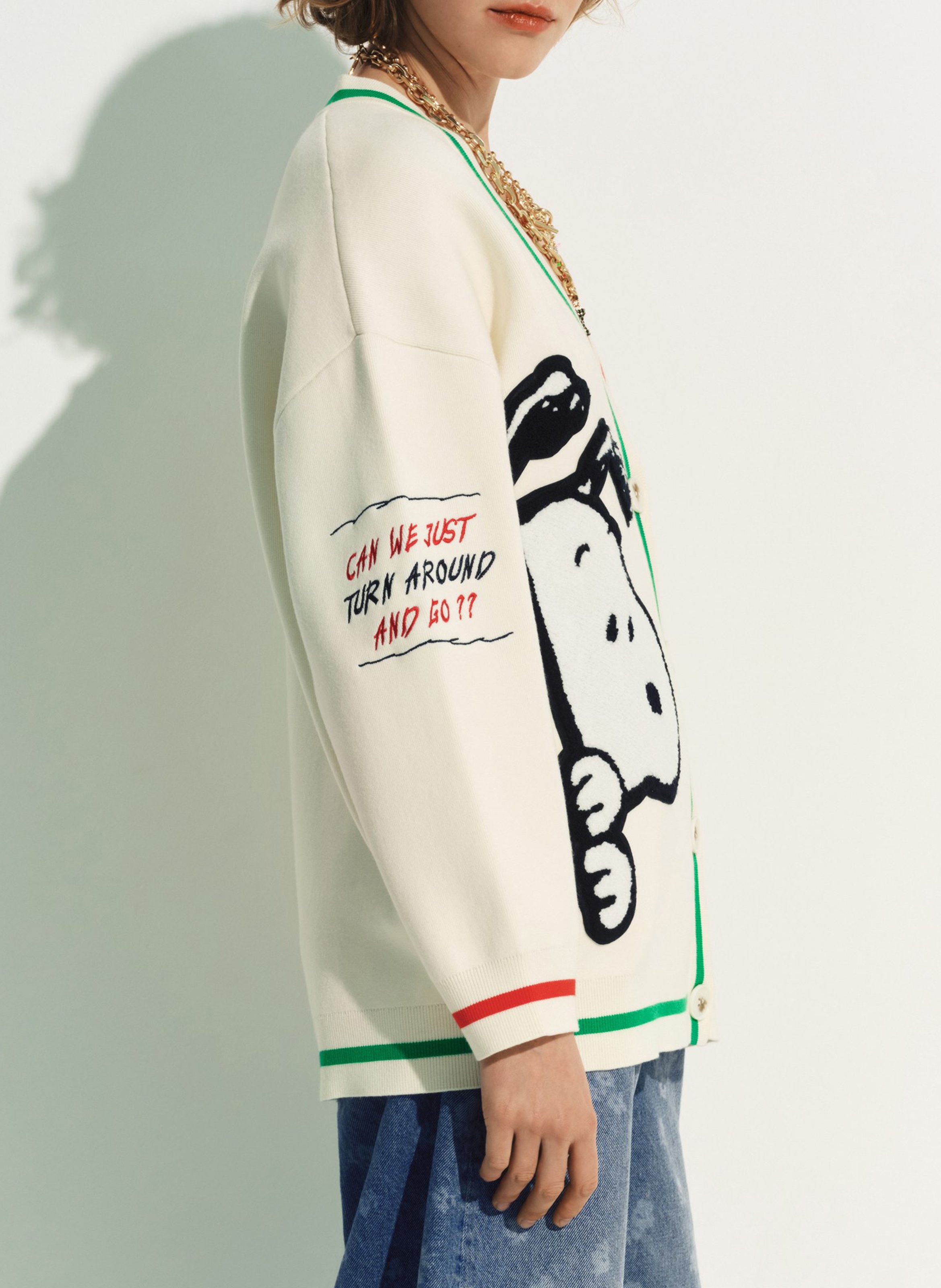 Gilet col v brodé jaseball ESSENTIEL ANTWERP Blanc