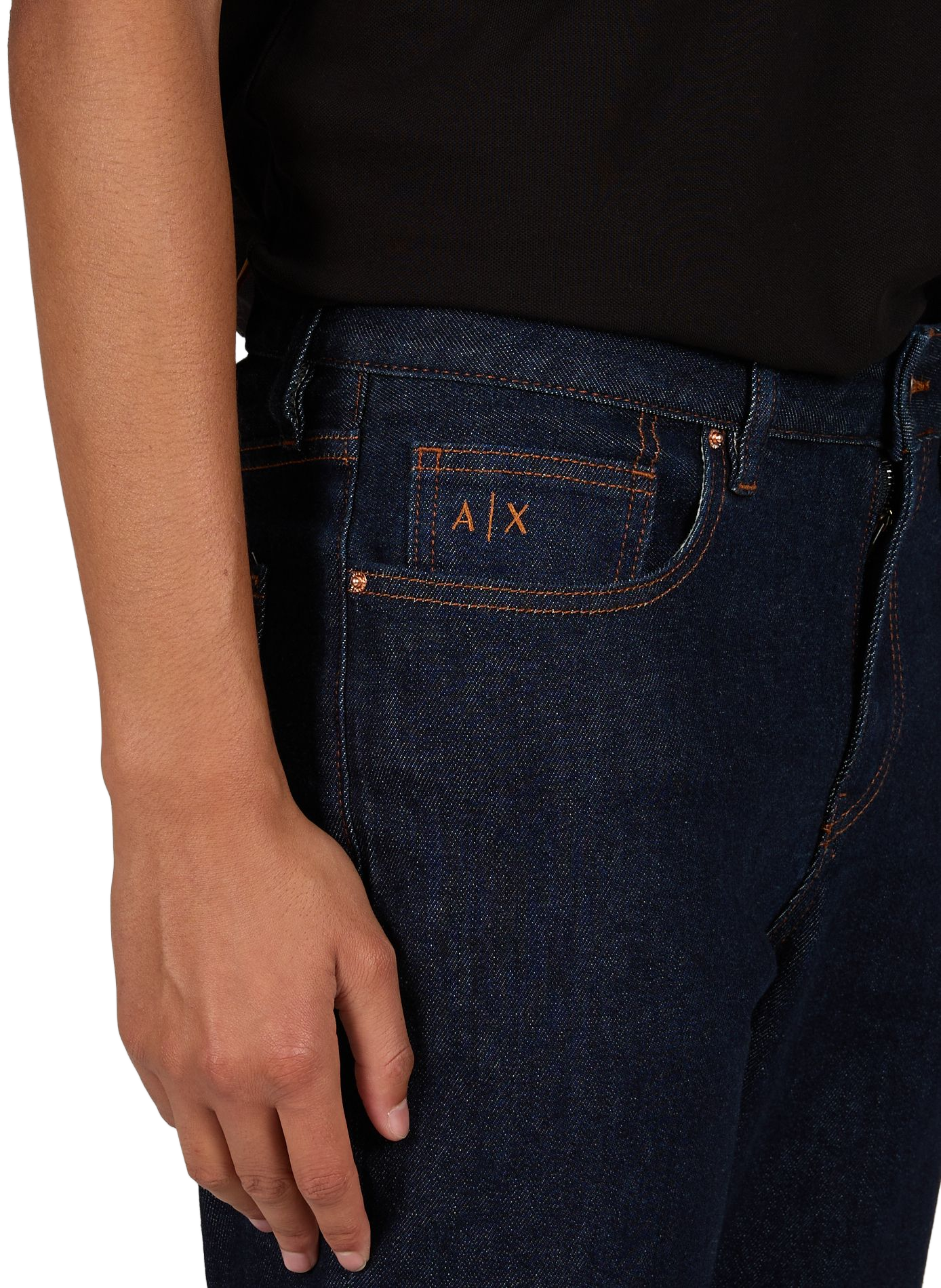 Schmale Jeans aus Stretch-Denim mit Baumwollmischung. ARMANI EXCHANGE Blau
