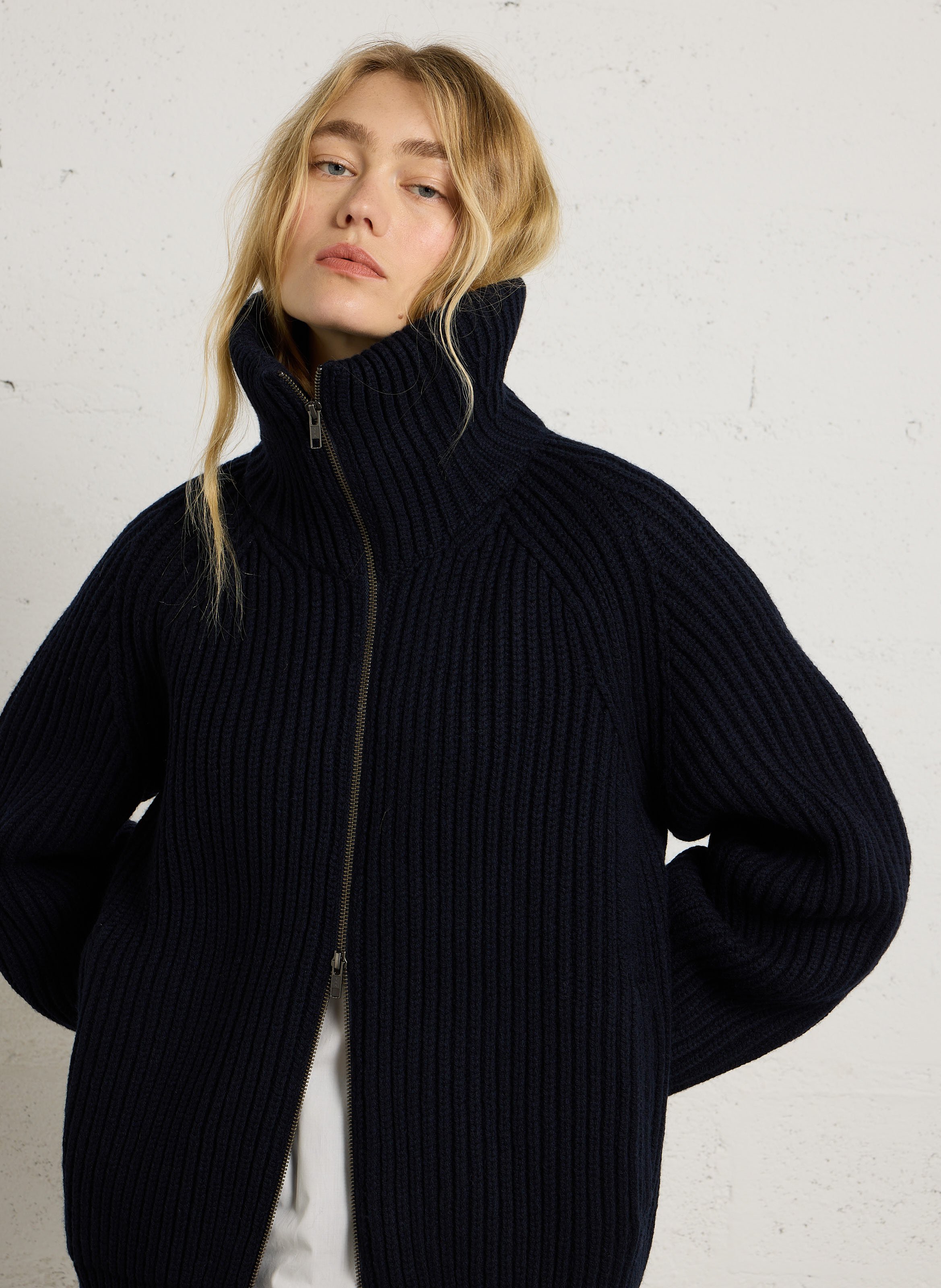Gilet ample col montant en laine jasper SOEUR Bleu