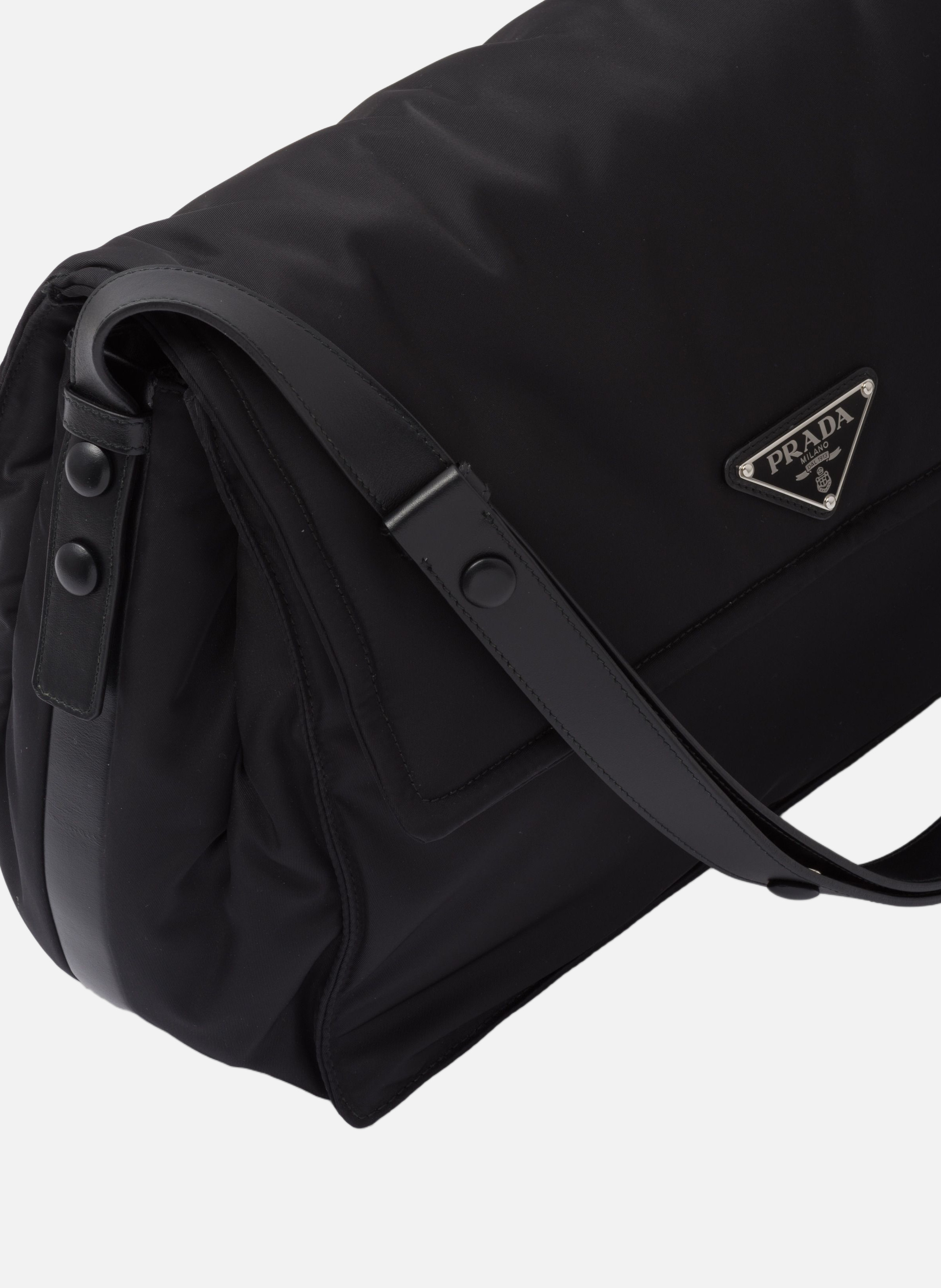 Grand sac porté épaule prada traveller en re-nylon PRADA Noir