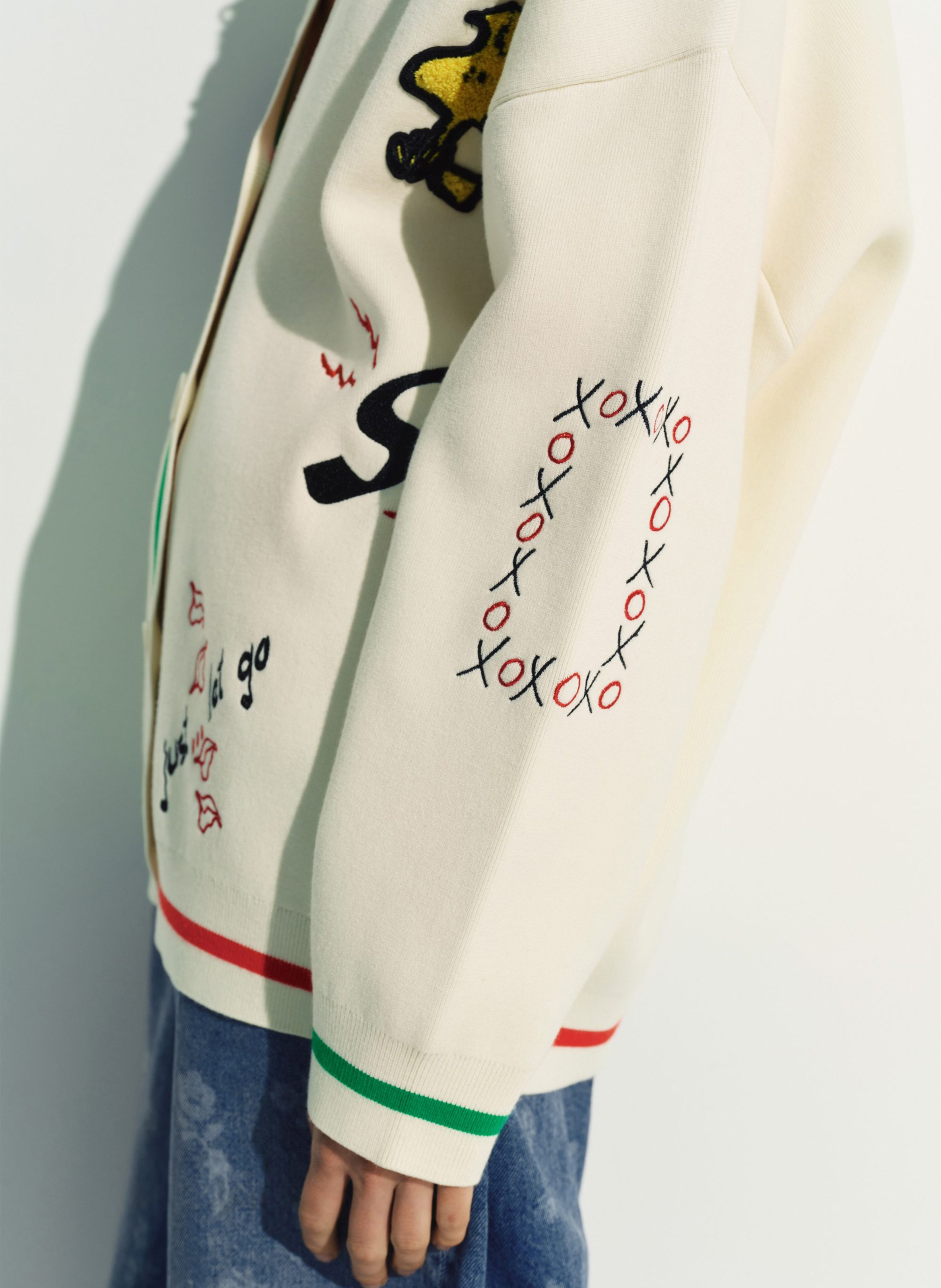 Gilet col v brodé jaseball ESSENTIEL ANTWERP Blanc