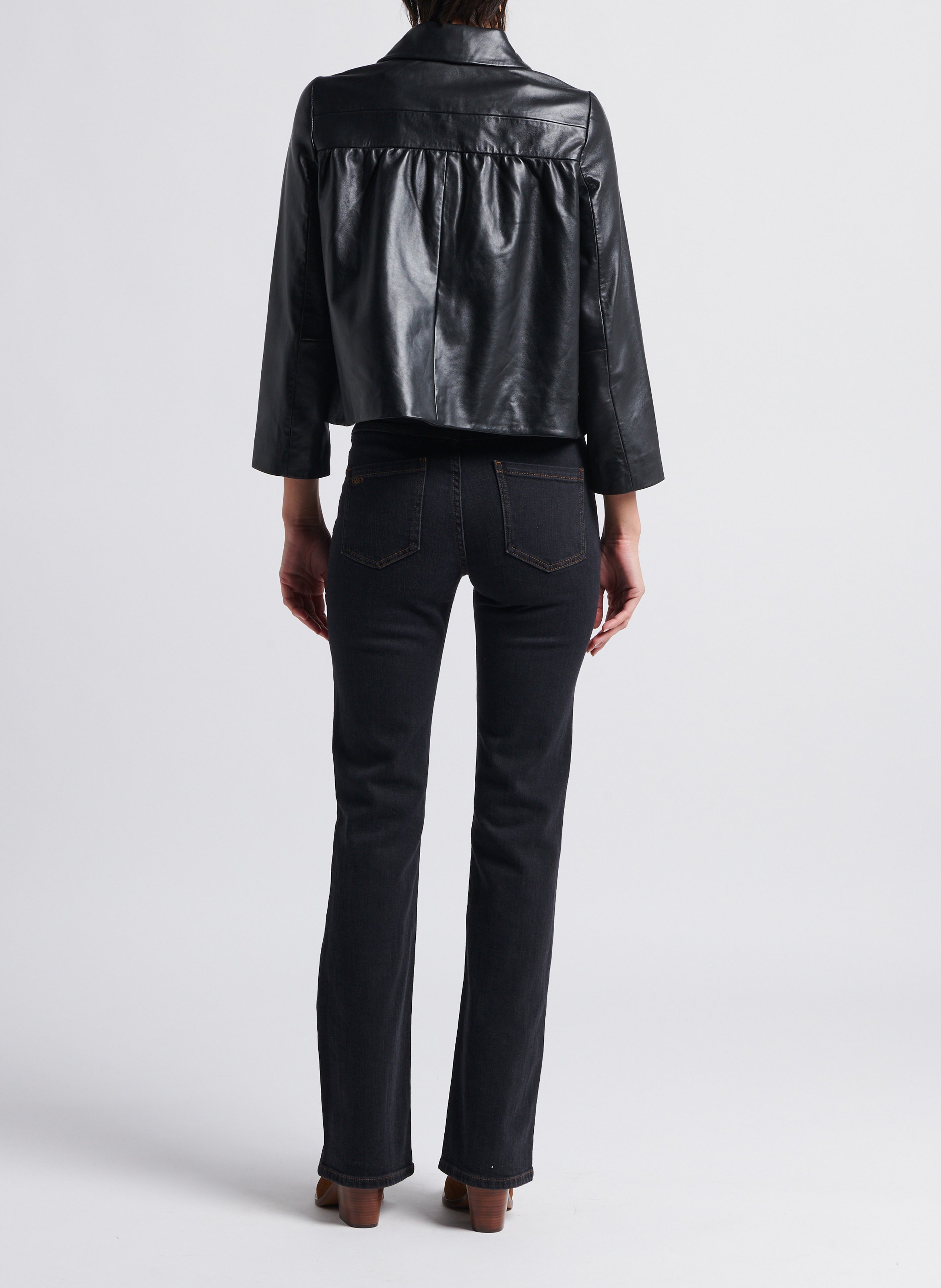 Veste courte col claudine en cuir mylos BA&SH Noir