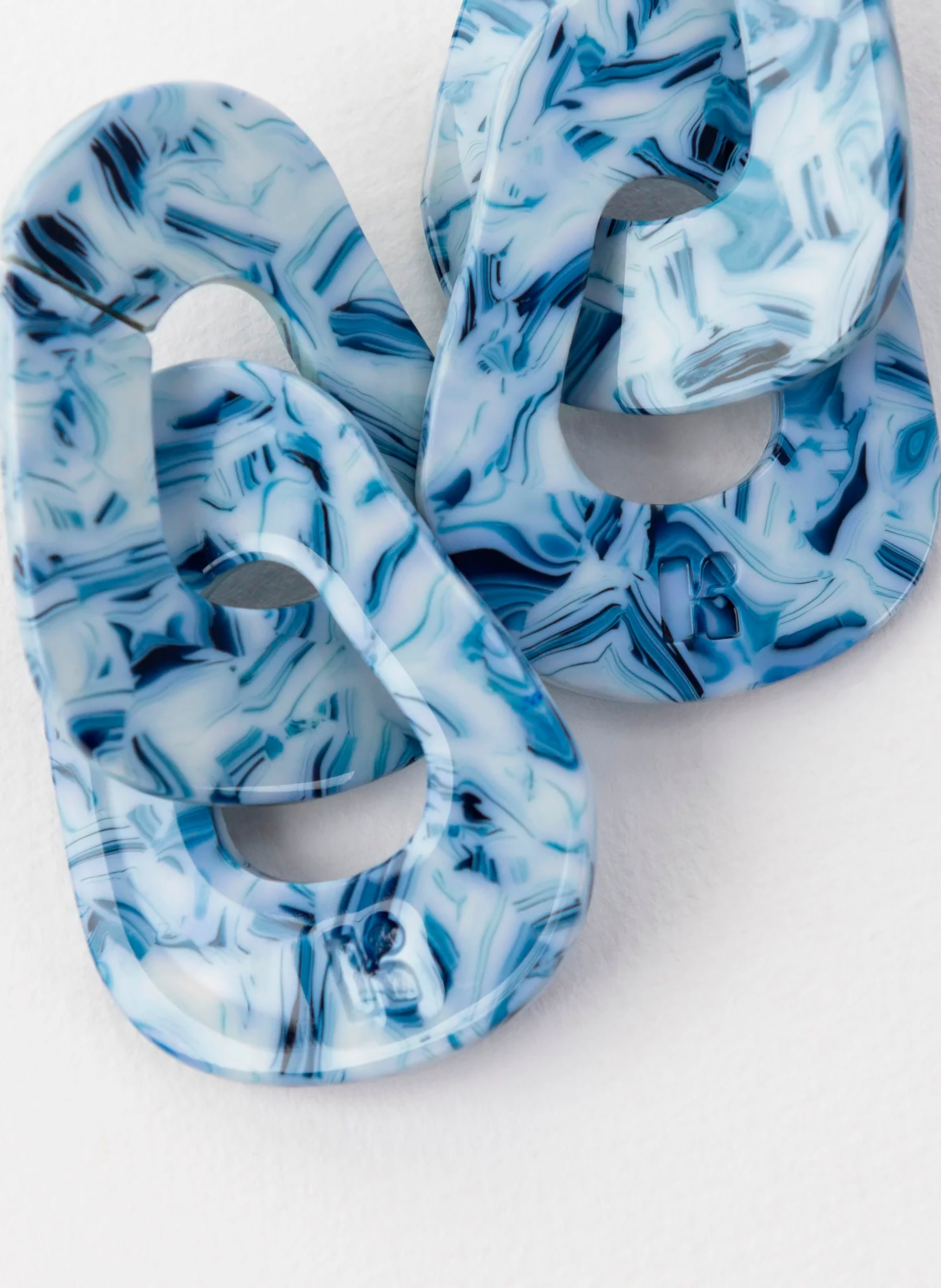 Boucles d'oreilles maillons en acétate de cellulose KURAGE GINZA Bleu