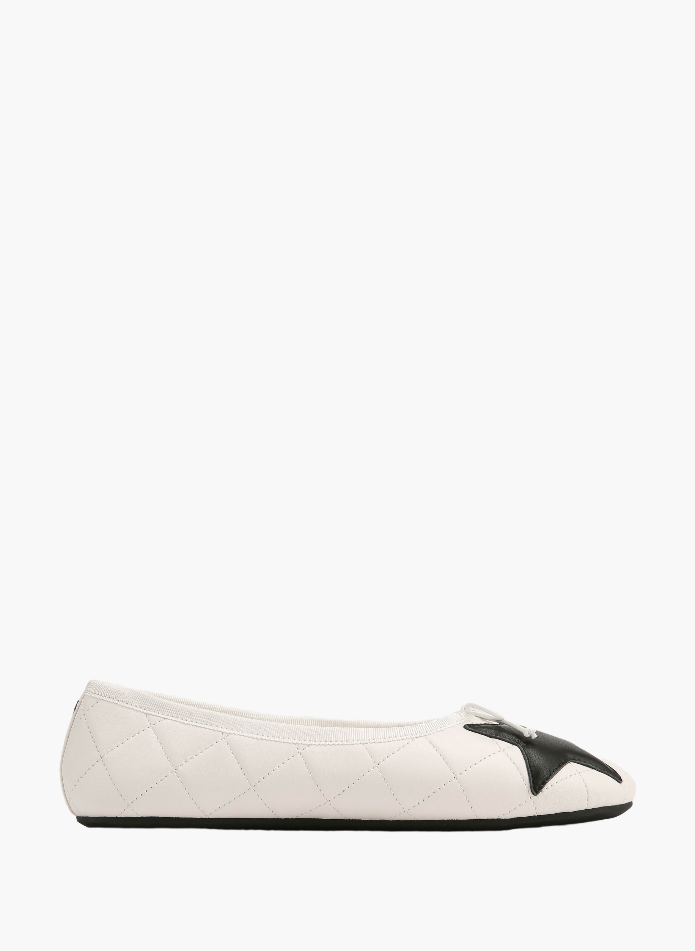 Bedford ballerina’s van leer NAKED WOLFE Wit