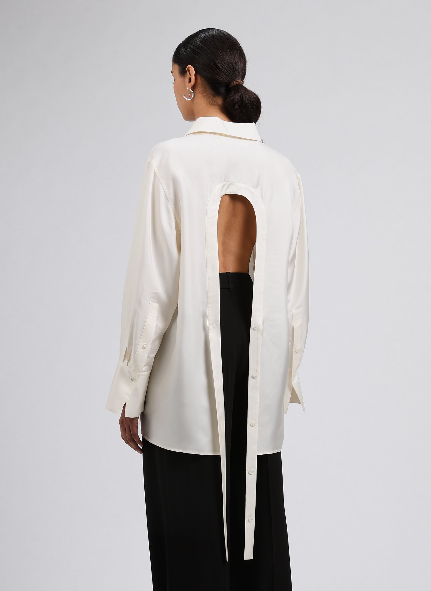 Chemise à dos ouvert en soie Blanc