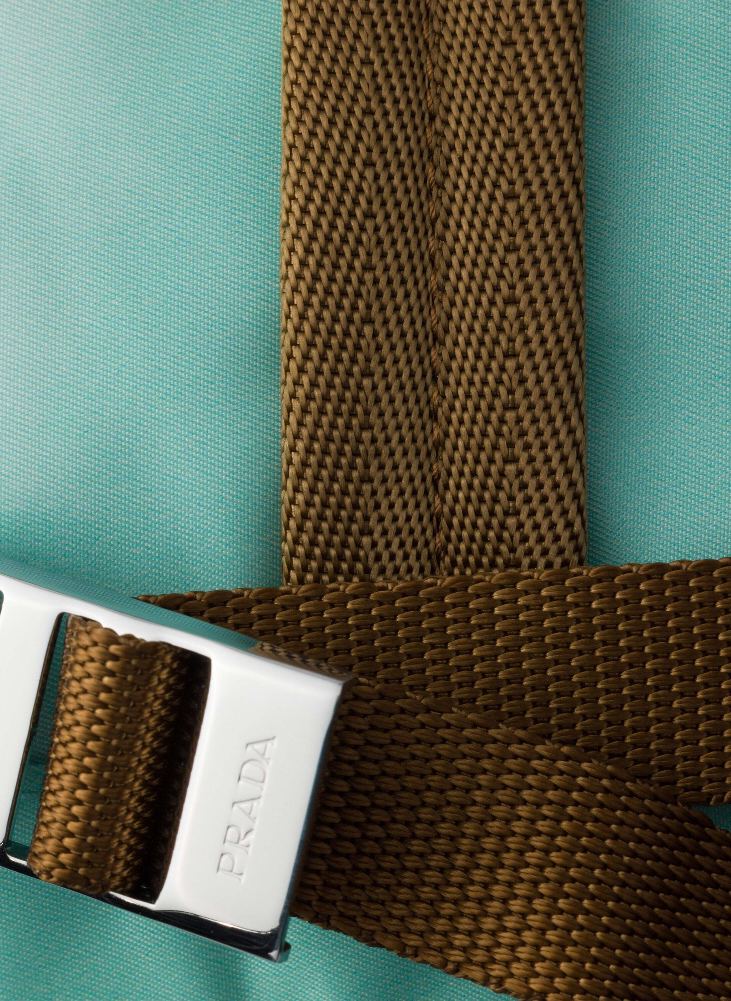 Sac à dos de taille moyenne en re-nylon et cuir sa PRADA Marron