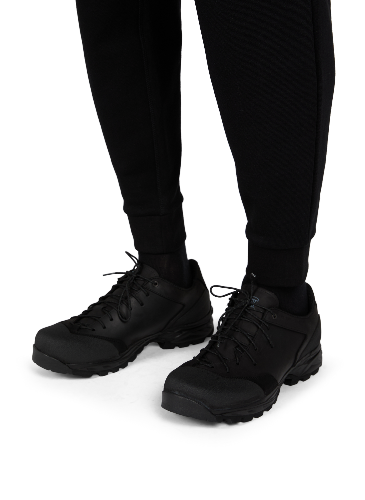 Sneaker Kresta mit verstärkter Spitze aus gemischtem Leder. DEMON FOOTWEAR Schwarz