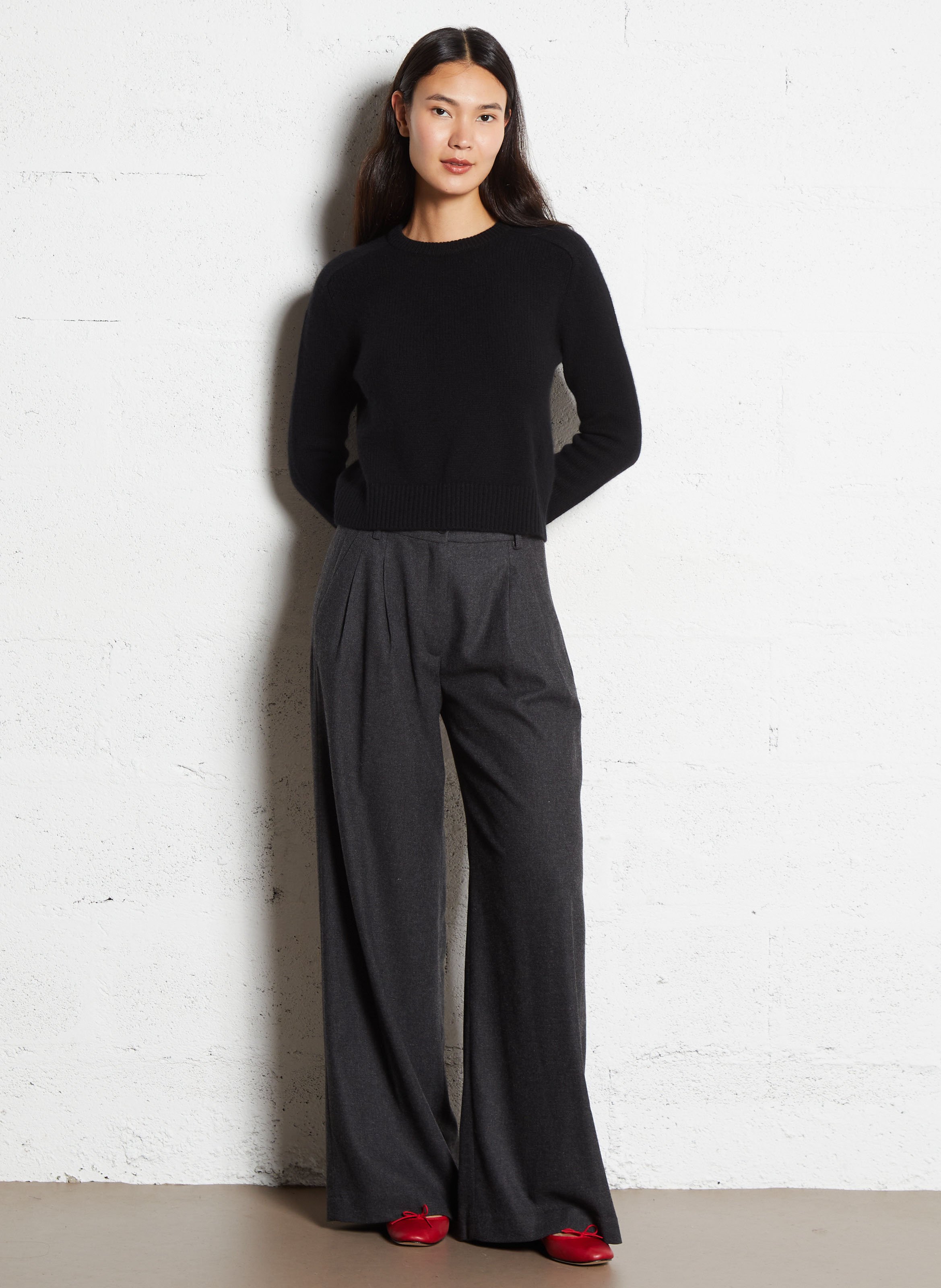 Pull droit col rond en cachemire caroline KUJTEN Noir