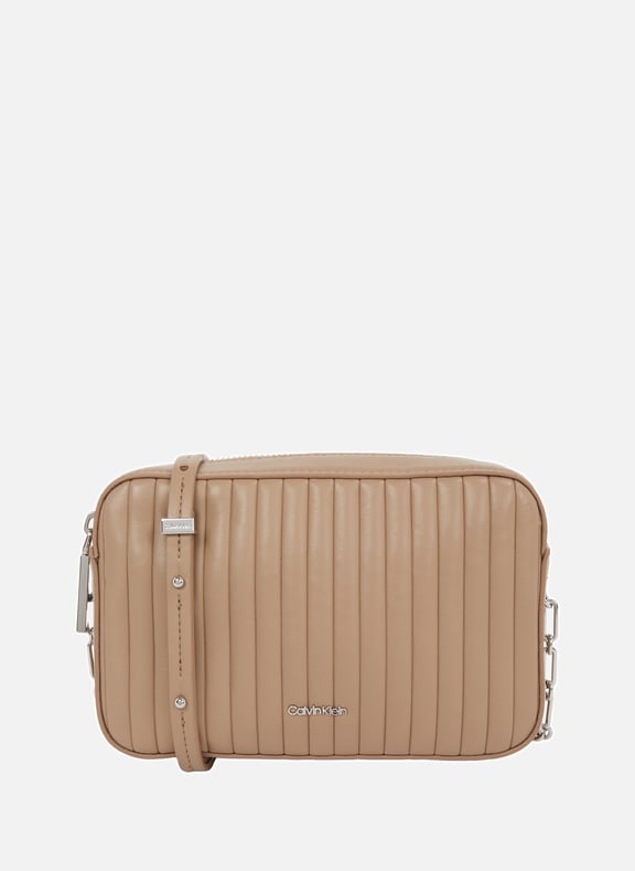 Sac à bandoulière matelassé Beige by CALVIN KLEIN CALVIN KLEIN Sac à bandoulière matelassé Beige