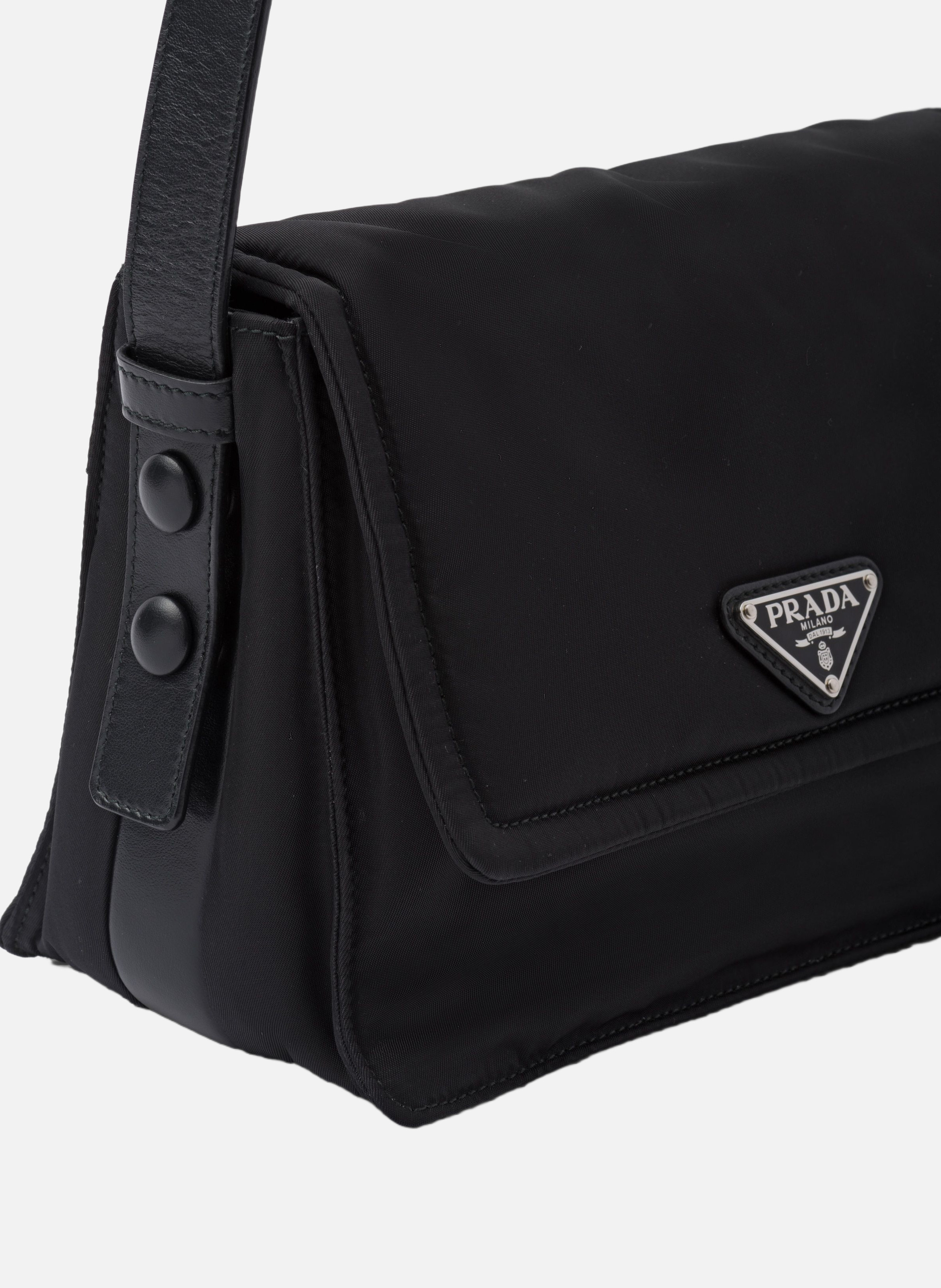 Petit sac porté épaule prada traveller en re-nylon PRADA Noir