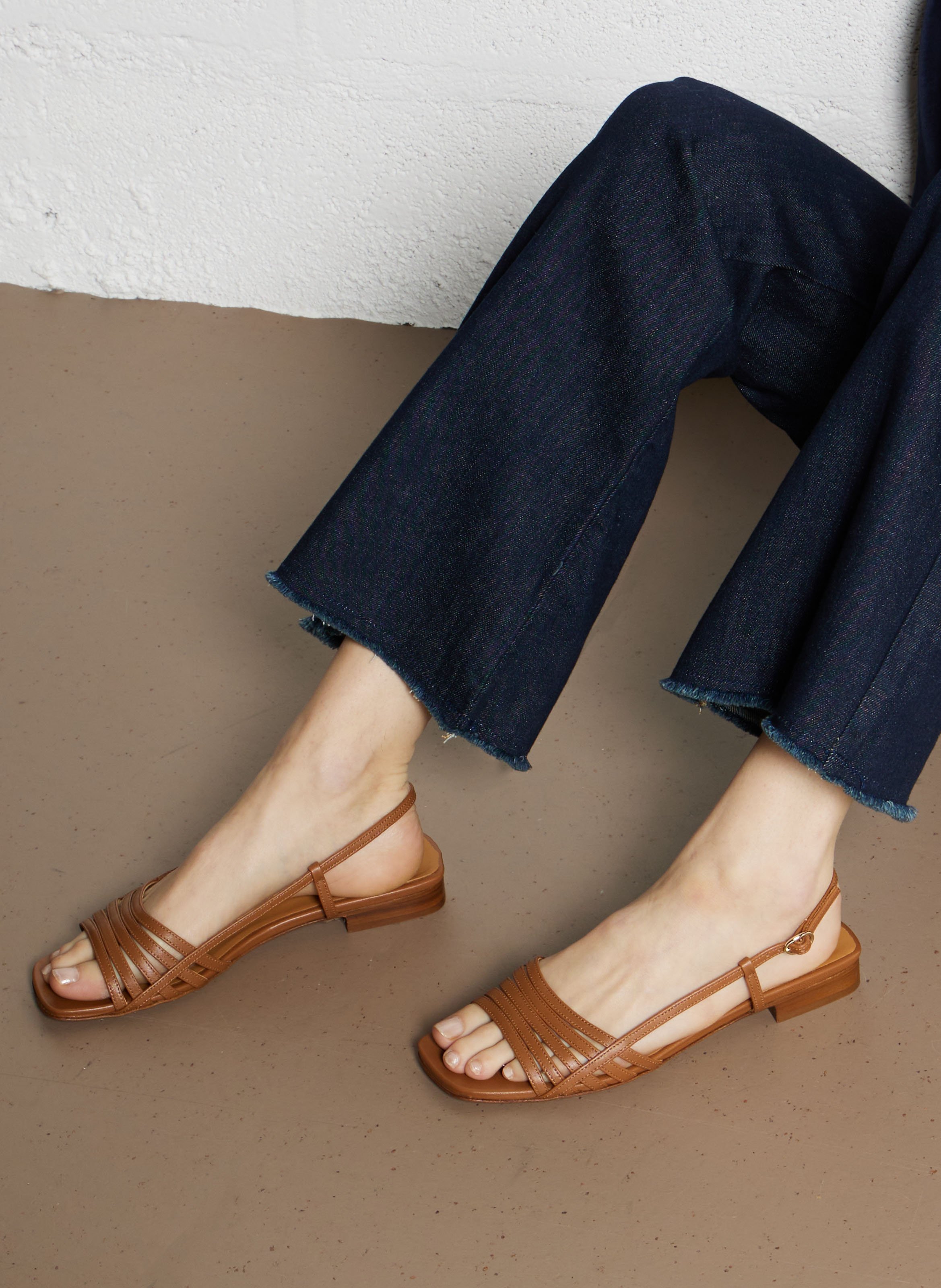 Sandales plates en cuir diana BOBBIES Marron