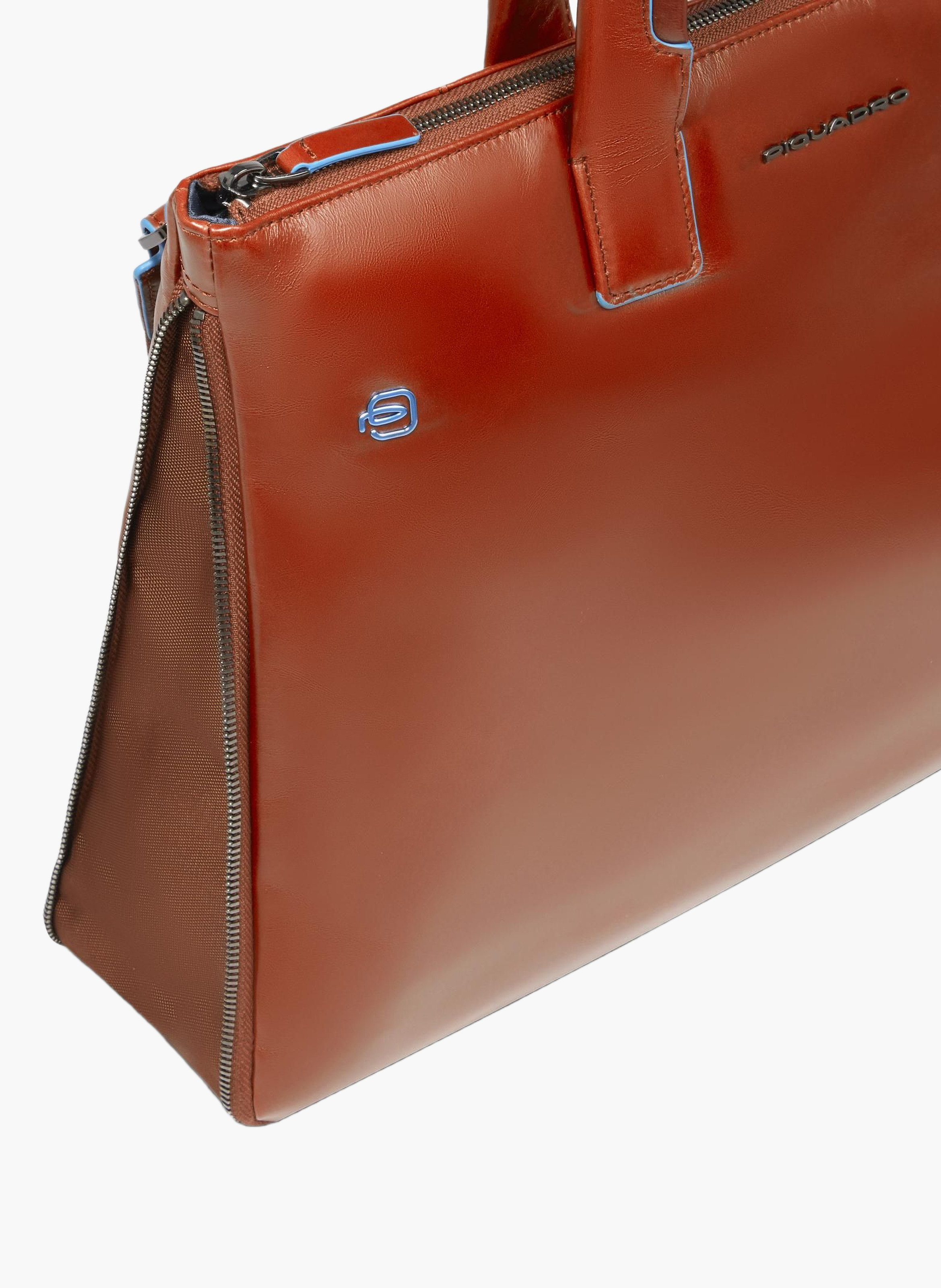 Expandable, slim laptop bag 15,6" PIQUADRO Brown