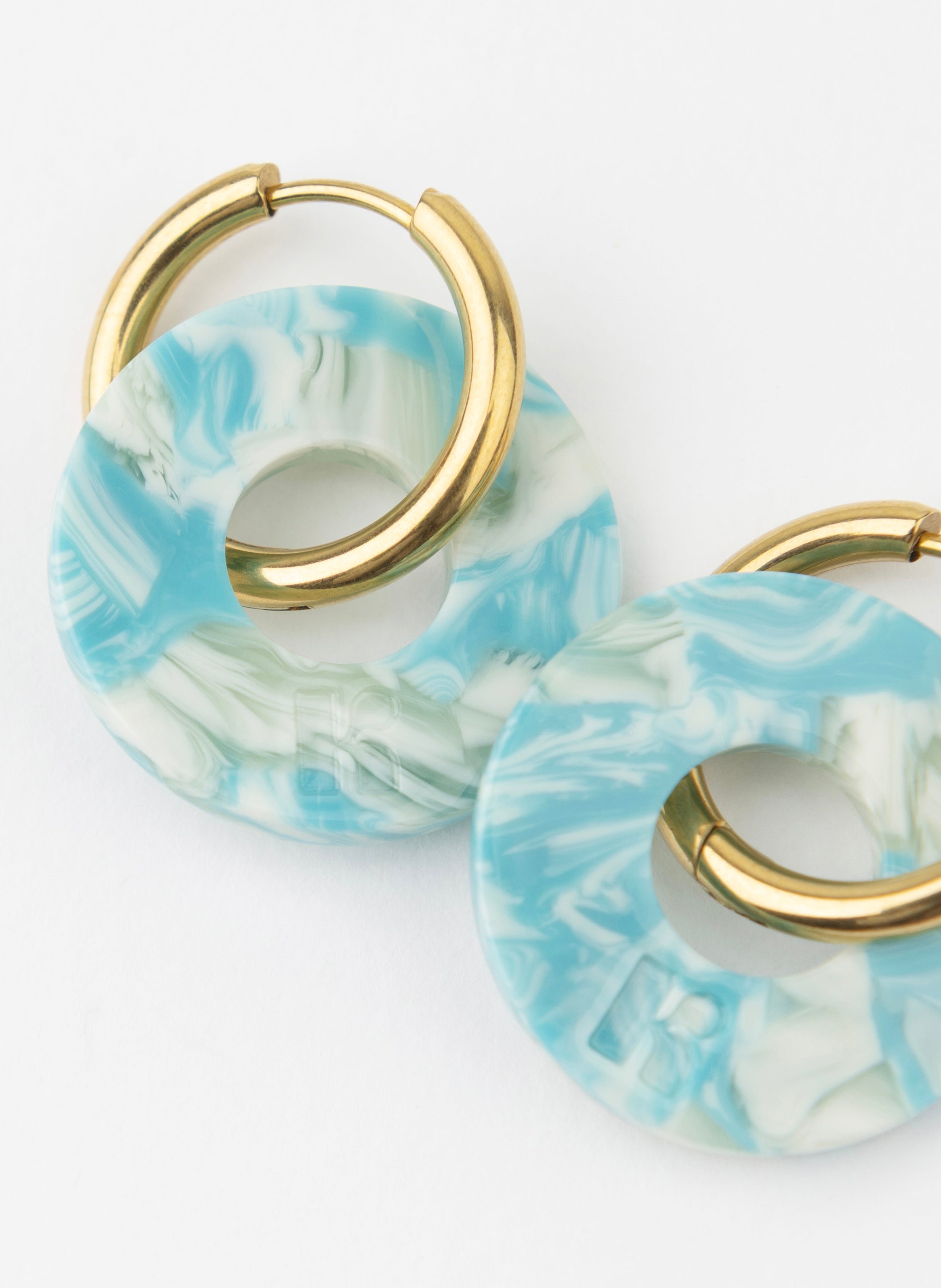 Boucles d'oreilles donuts avec anneaux en acier inoxydable doré KURAGE GINZA Bleu