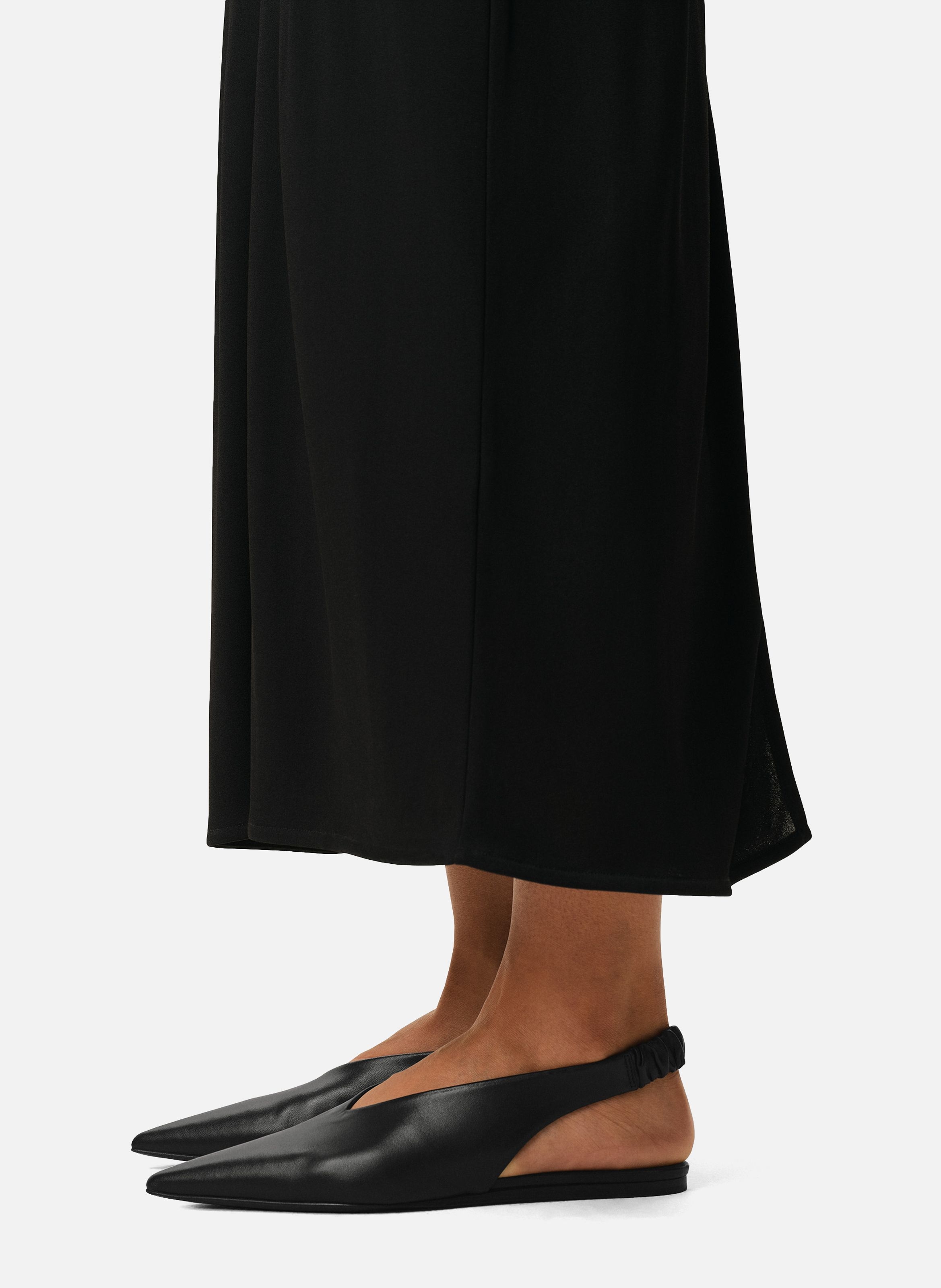 Slingbacks à bout pointus en cuir d'agneau AMI PARIS Noir