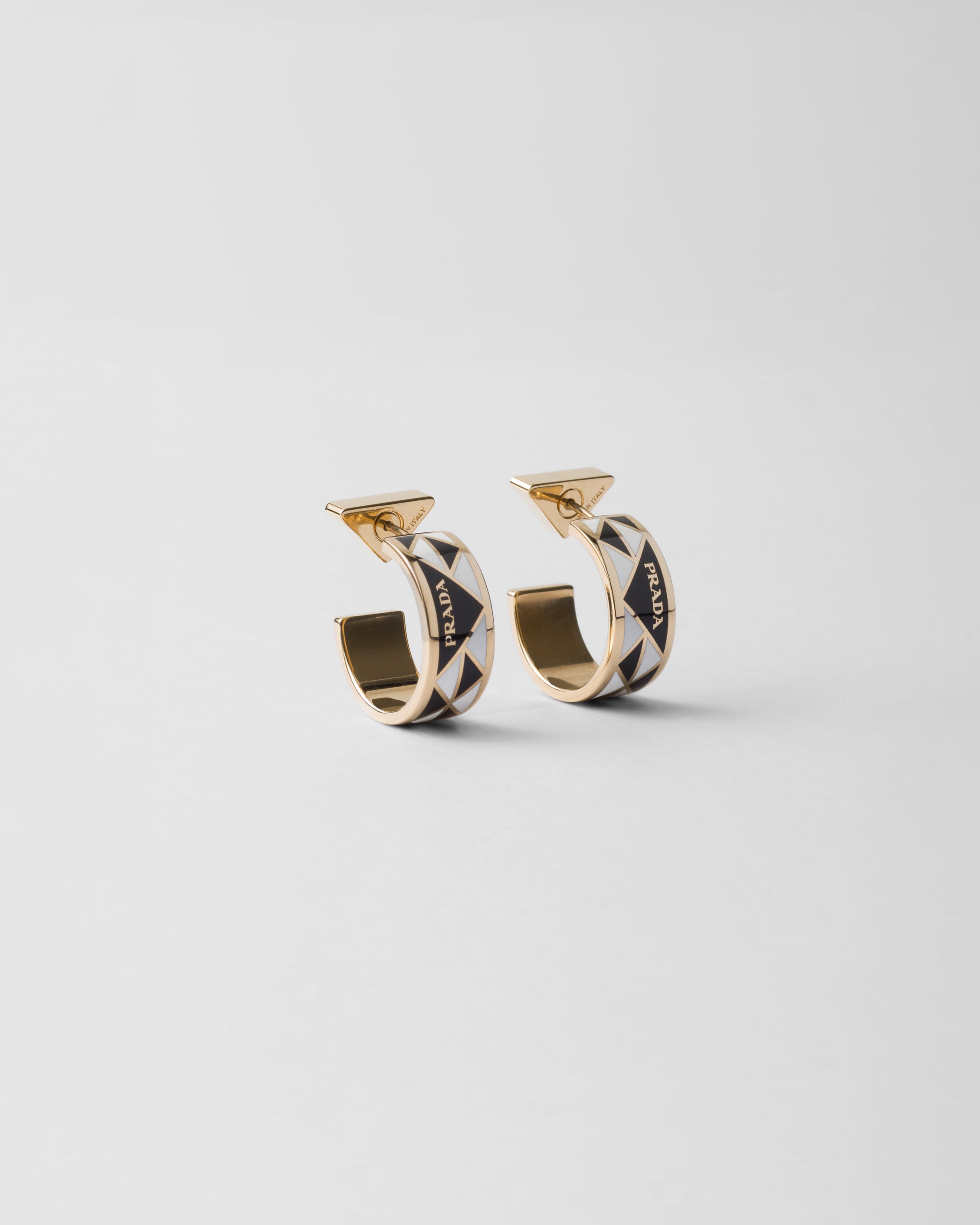 Boucles d’oreilles en métal émaillé PRADA Noir