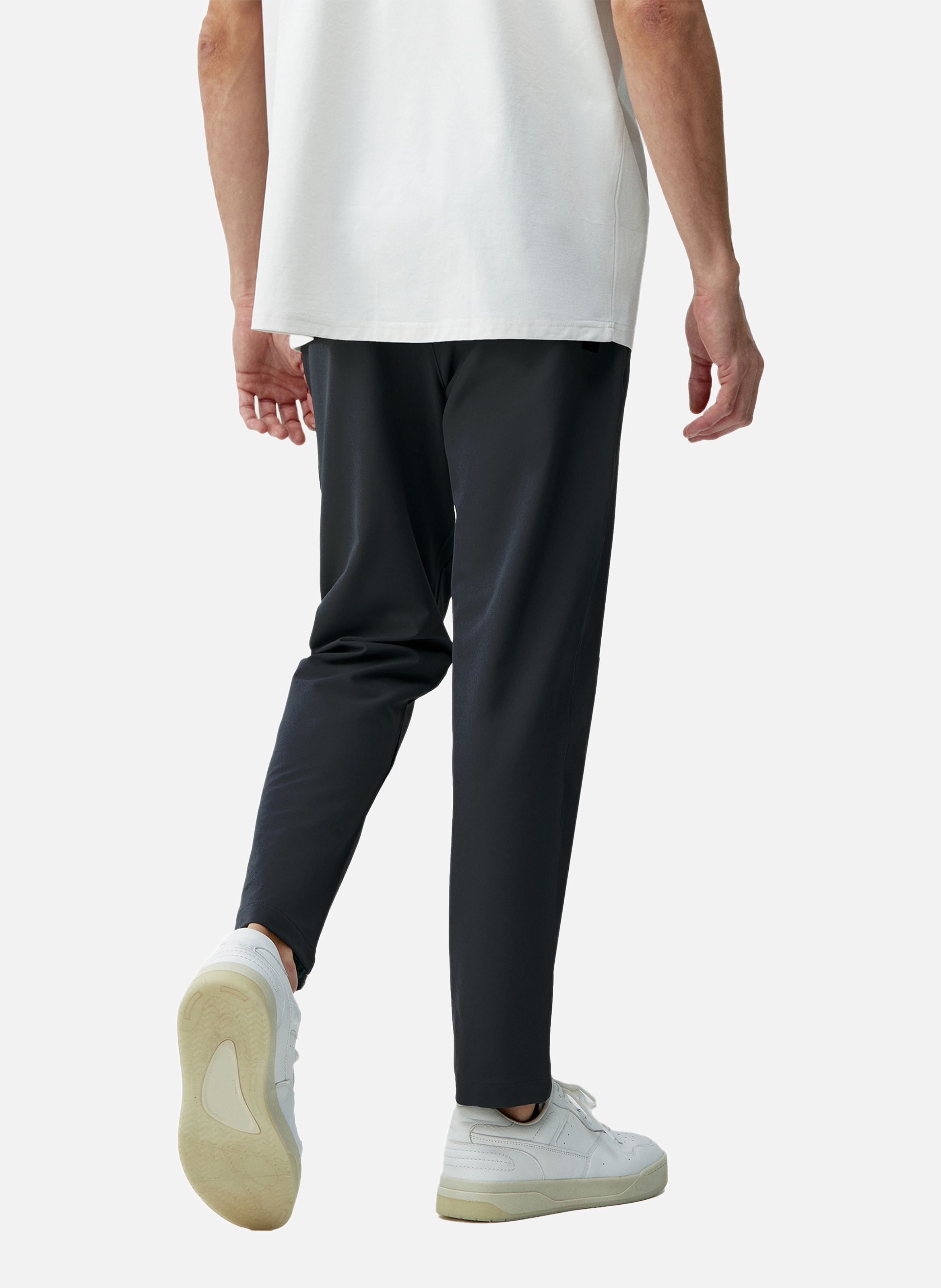 Pantalon de sport performance athleisure ebro BORN LIVING YOGA Noir