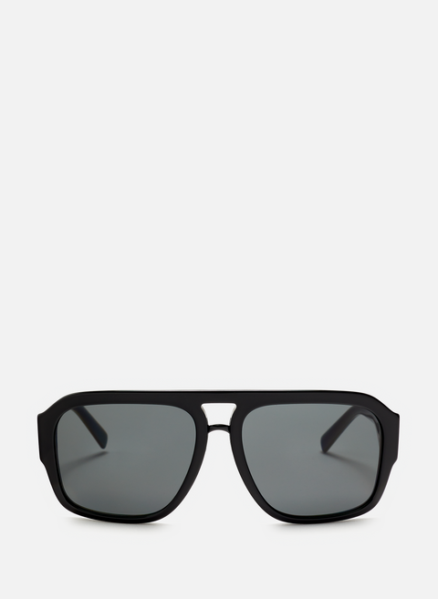 نظارات شمسية سوداء من دولتشي اند غابانا 