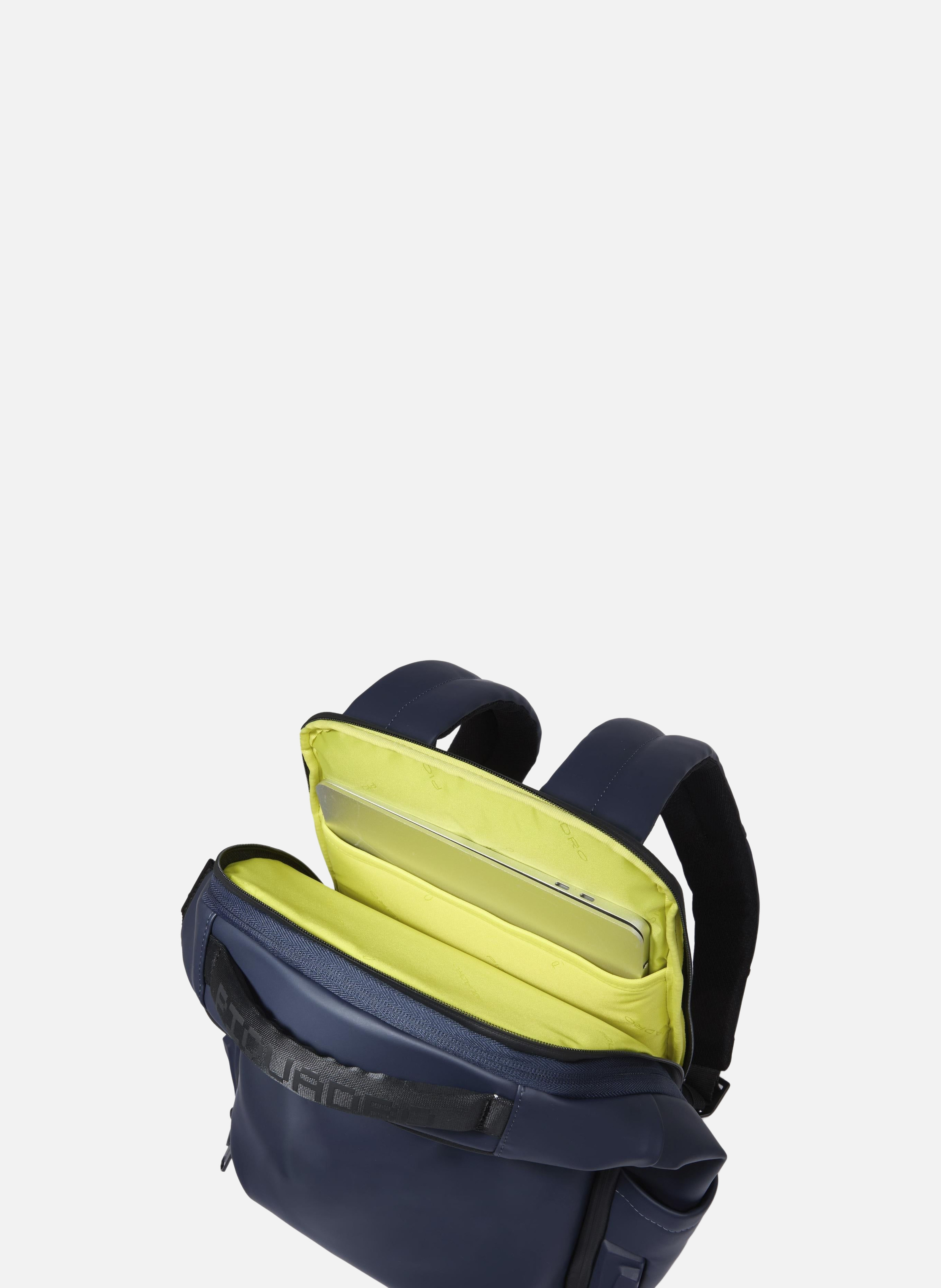 Rugzak voor op reis, geschikt om onder de stoel in het vliegtuig te passen. PIQUADRO Blauw
