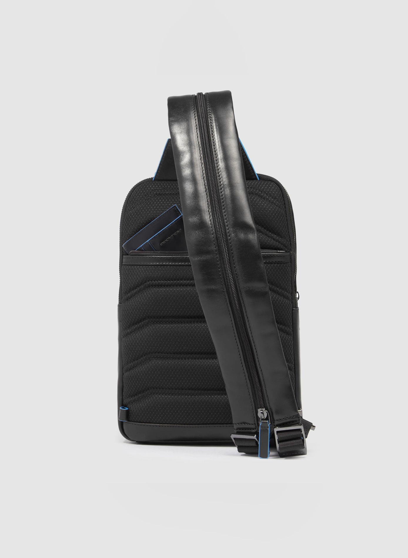 Sac de poitrine homme convertible en sac à dos PIQUADRO Noir