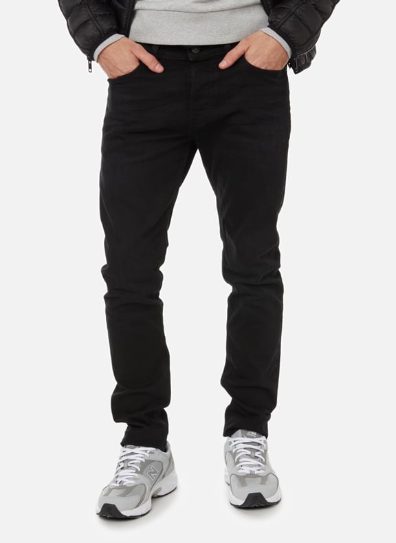 Jean slim en coton stretch Noir by DIESEL DIESEL Jean slim en coton stretch Noir