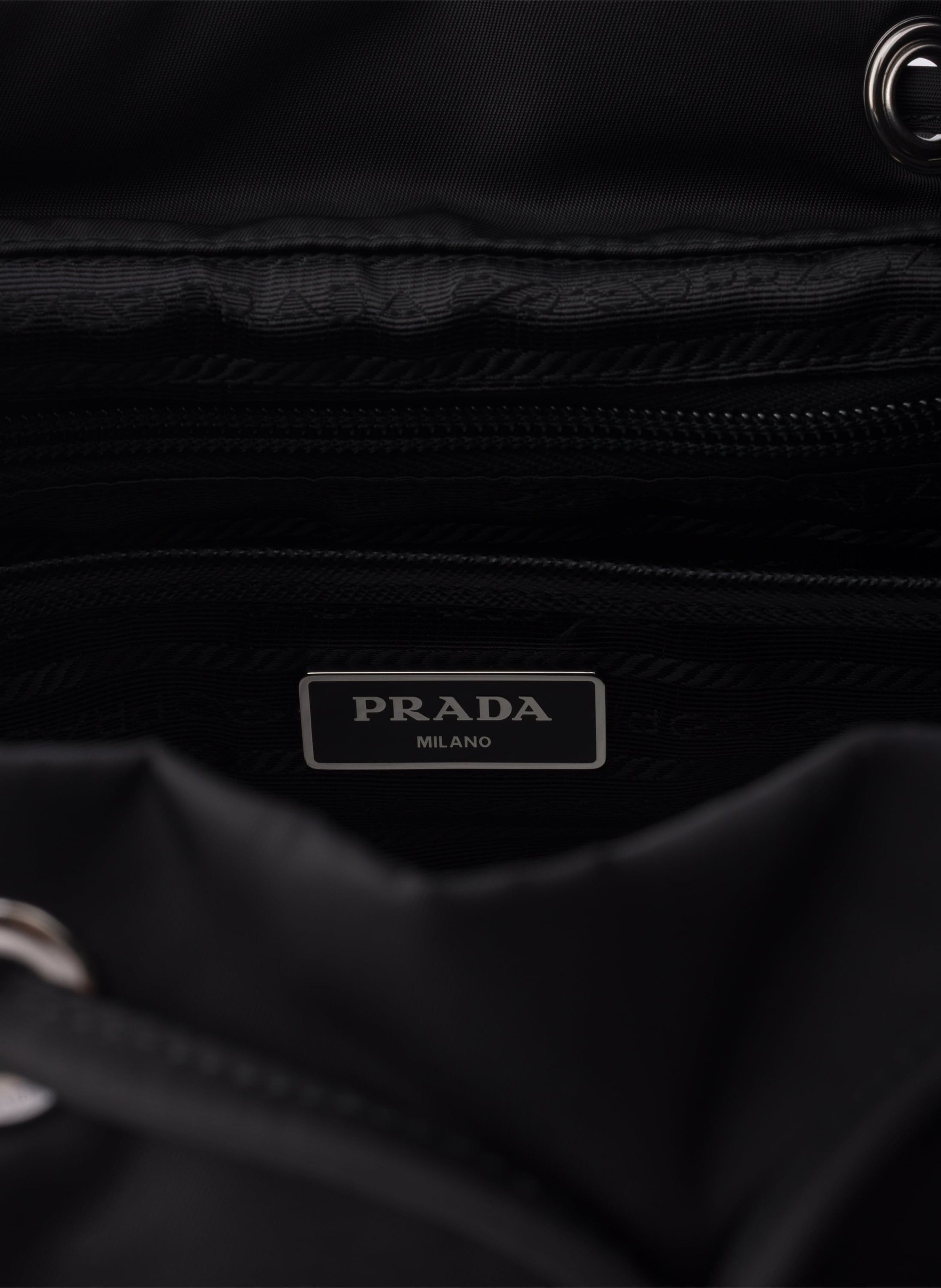Sac à dos moyen en re-nylon PRADA Noir
