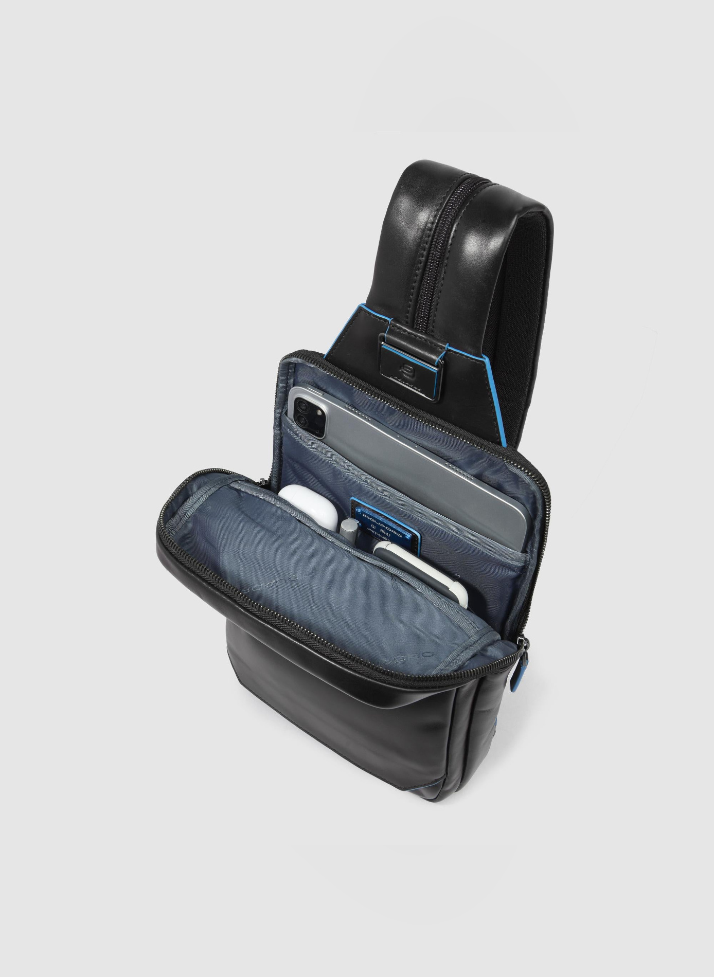 Sac de poitrine homme convertible en sac à dos PIQUADRO Noir