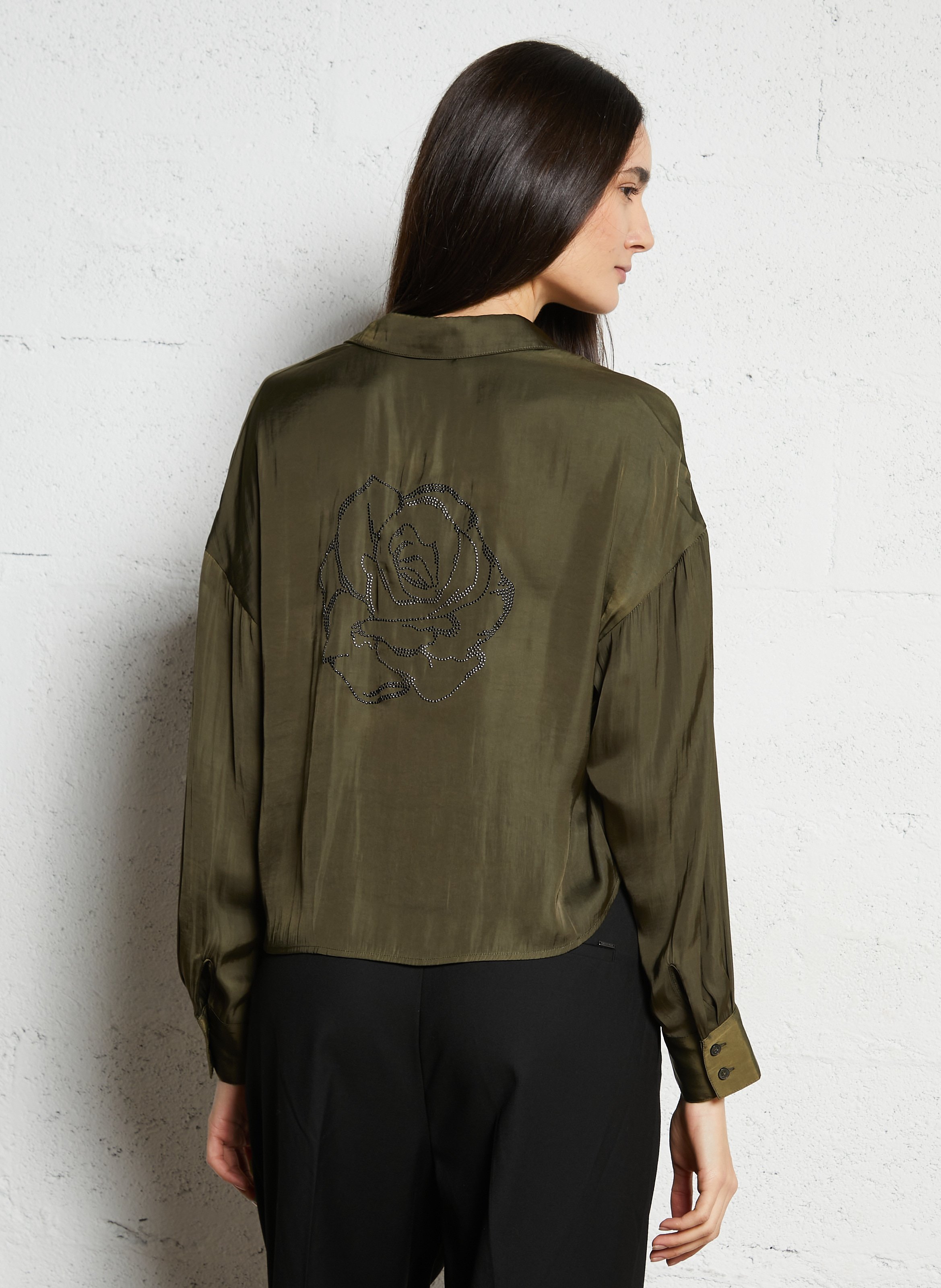 Chemise cropped col classique à studs IKKS Kaki