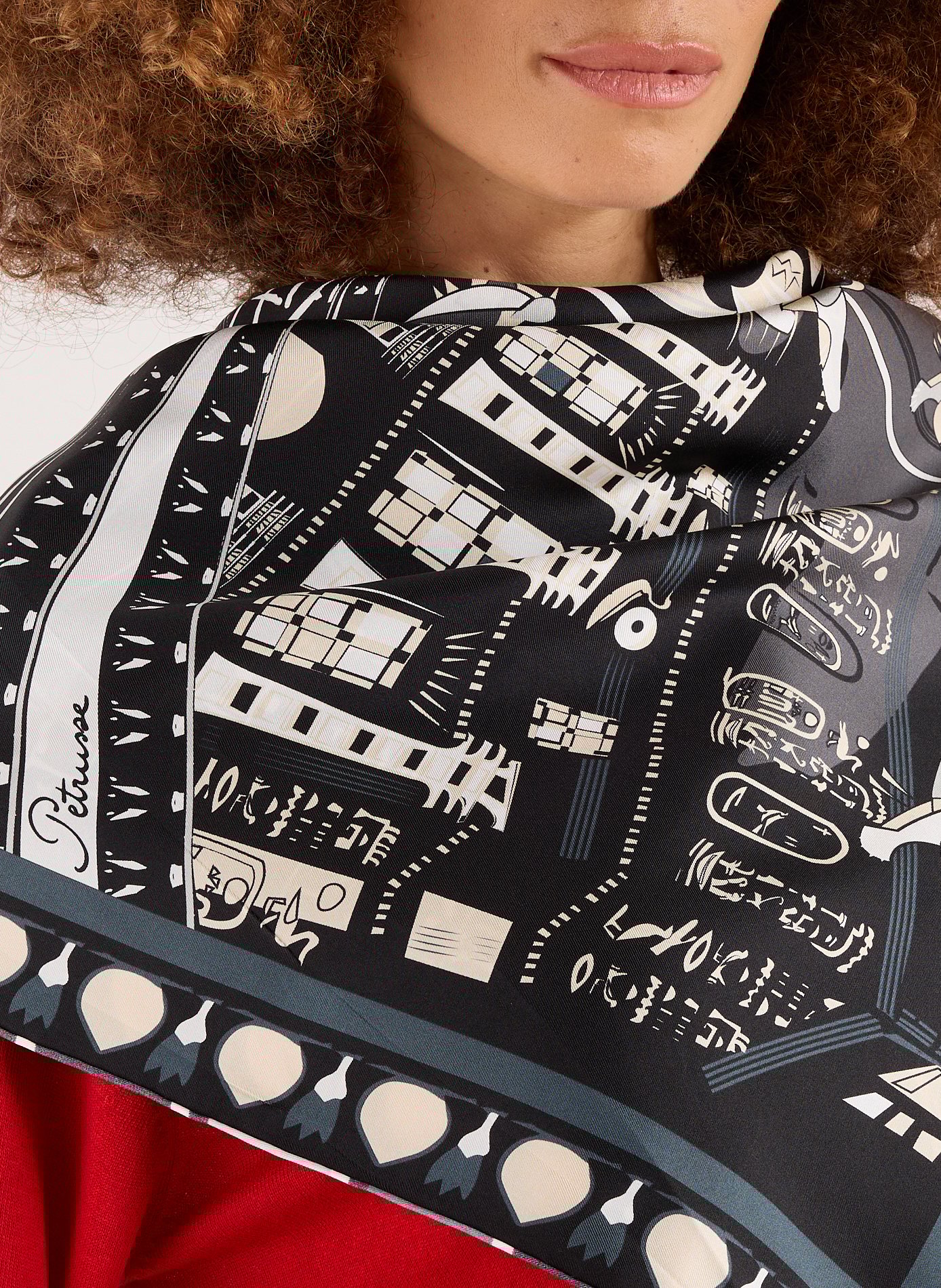 Foulard Louvre sur le Nil en soie PETRUSSE Noir