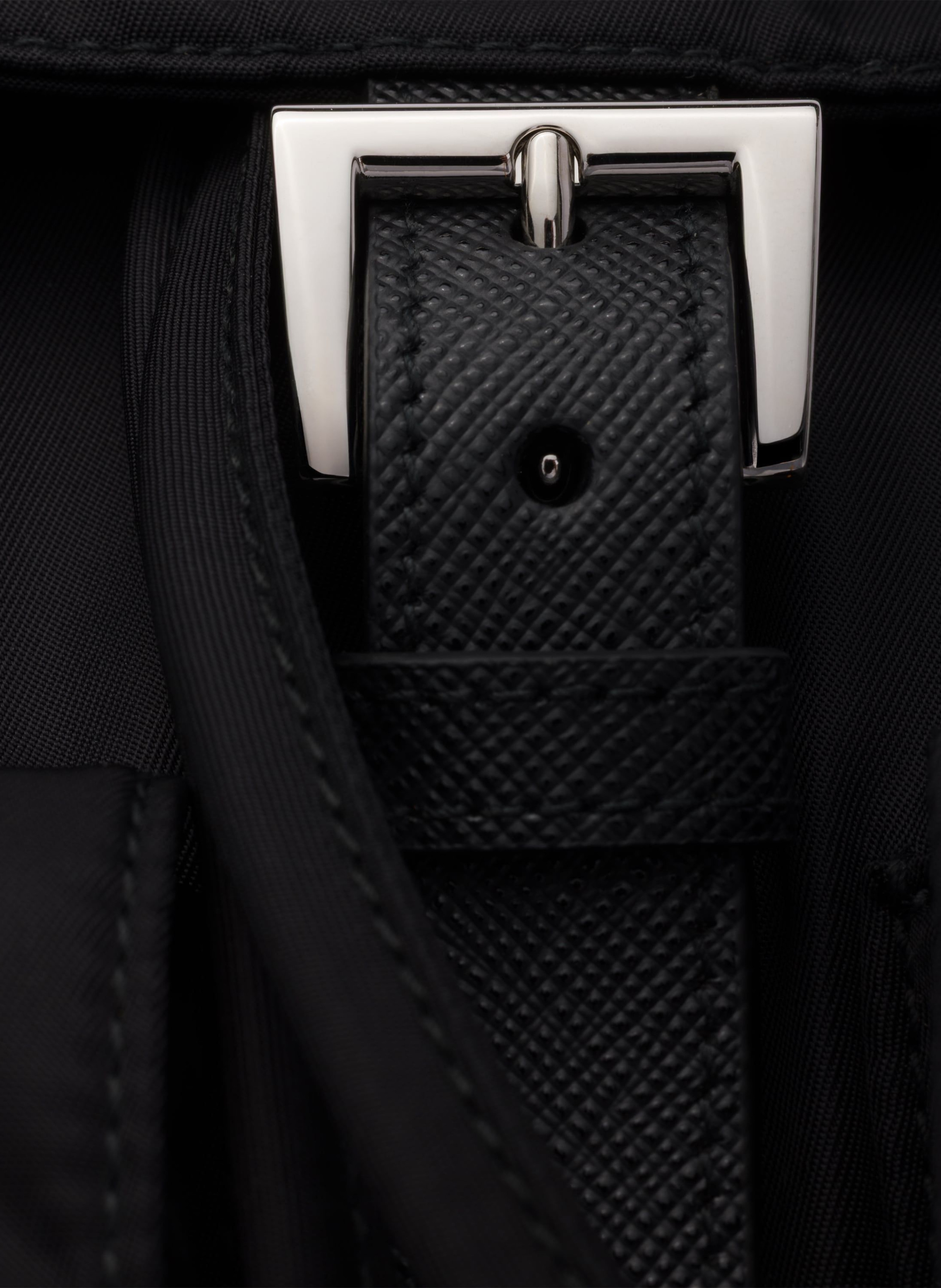 Sac à dos moyen en re-nylon PRADA Noir