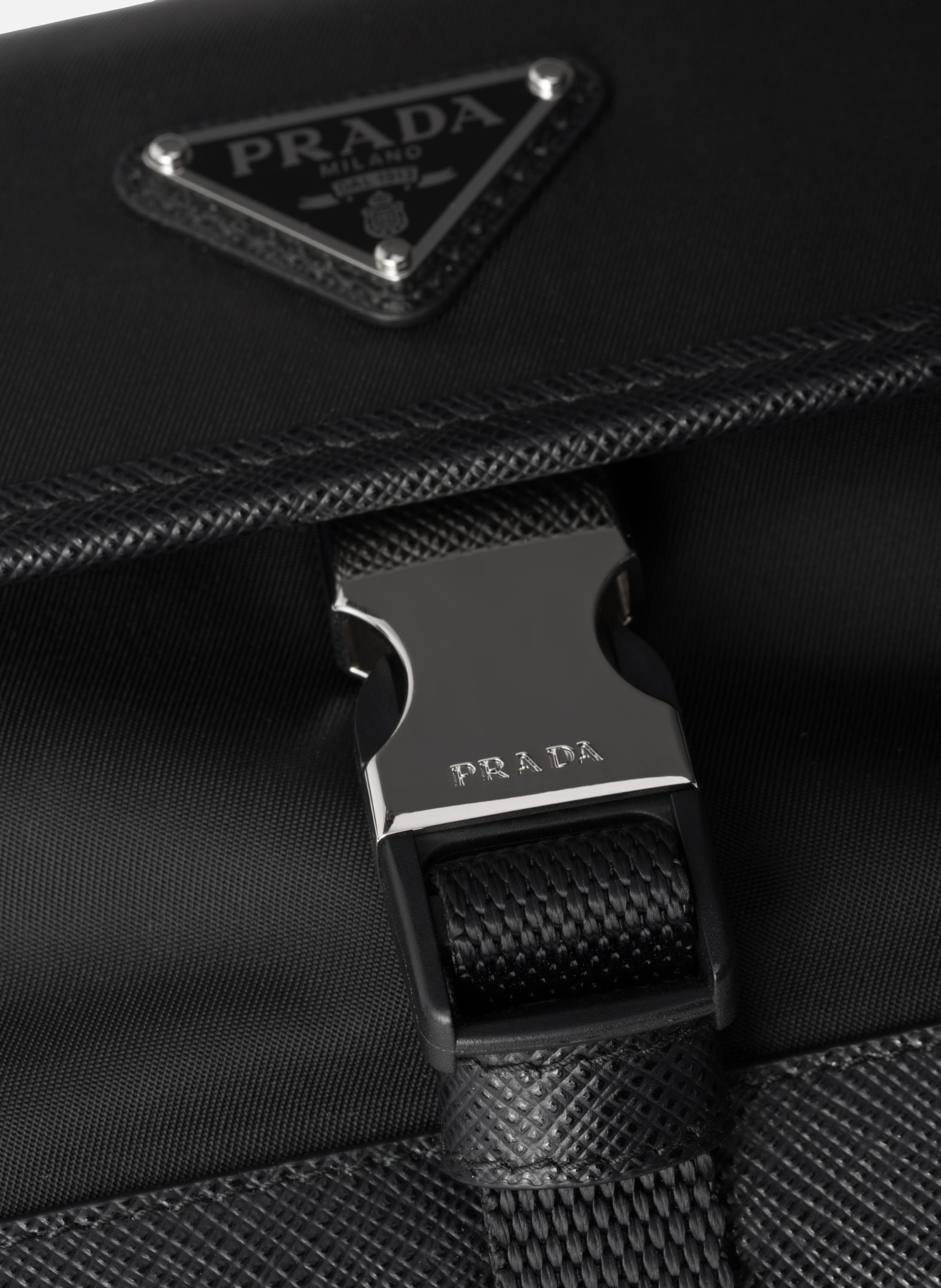 Étui smartphone en re-nylon et cuir saffiano PRADA Noir