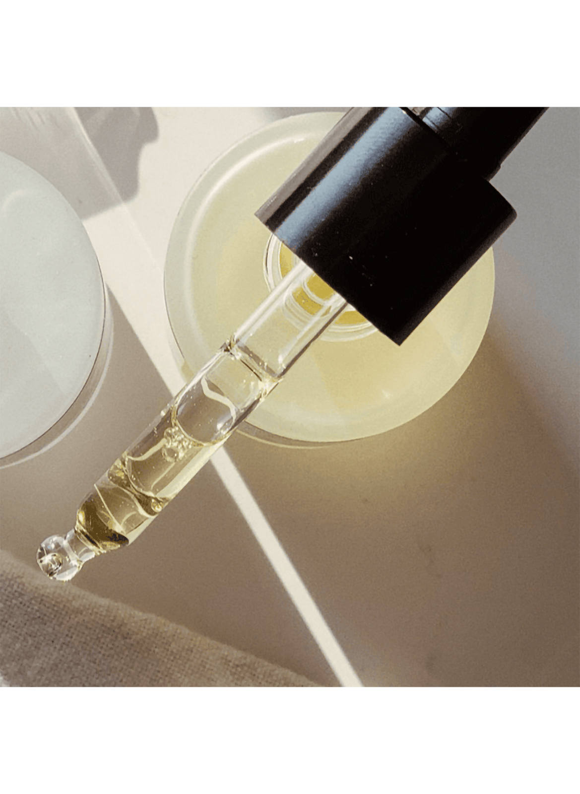 Serum N°08 - Night Regenerating CODAGE No color