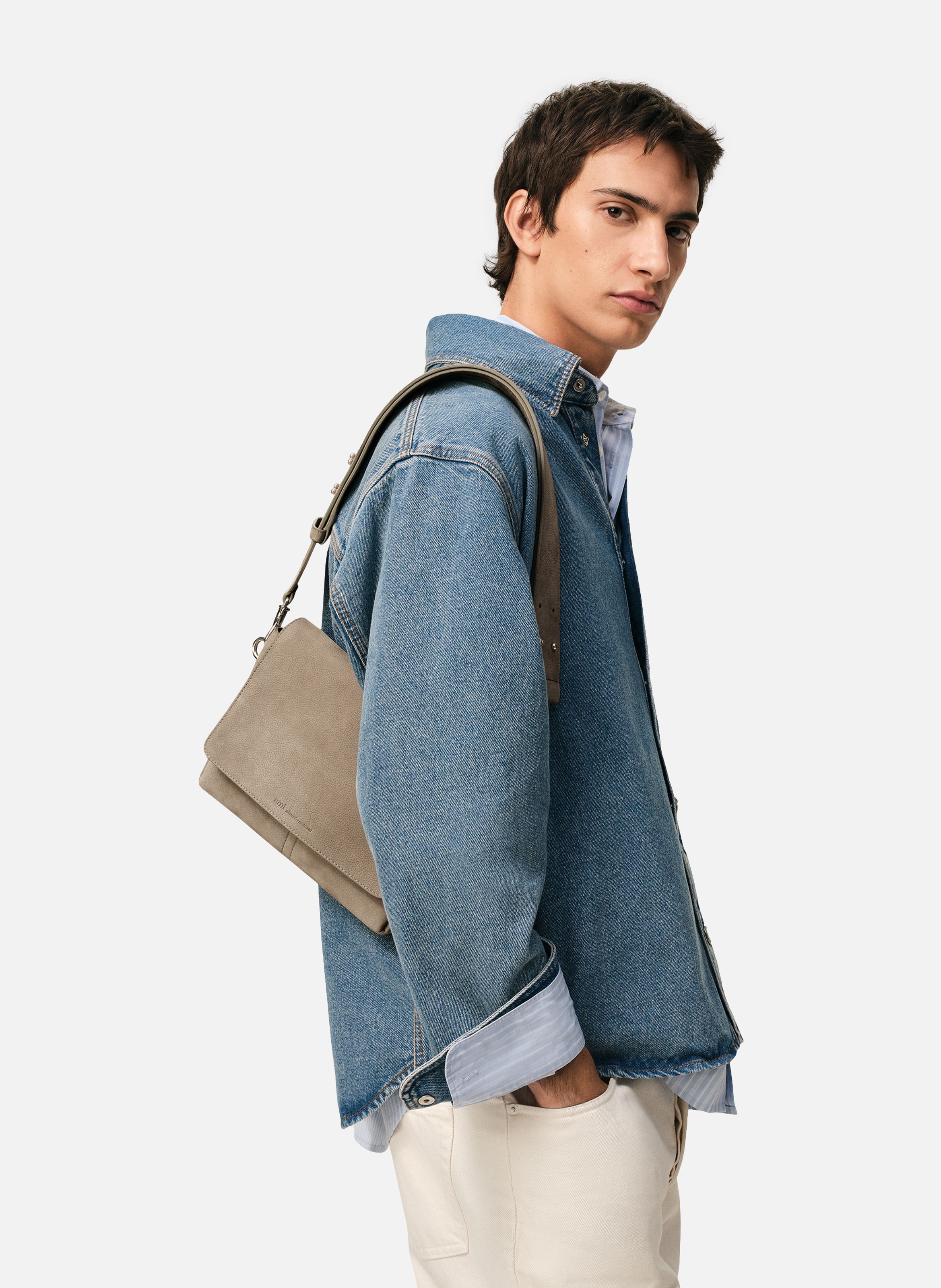 Sac messenger à rabat carrousel unisexe en cuir de vache AMI PARIS Gris