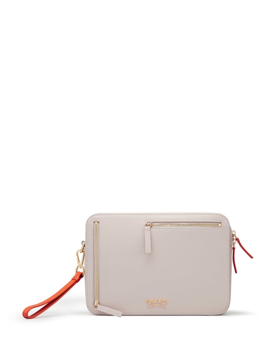 Large travel companion Fawn