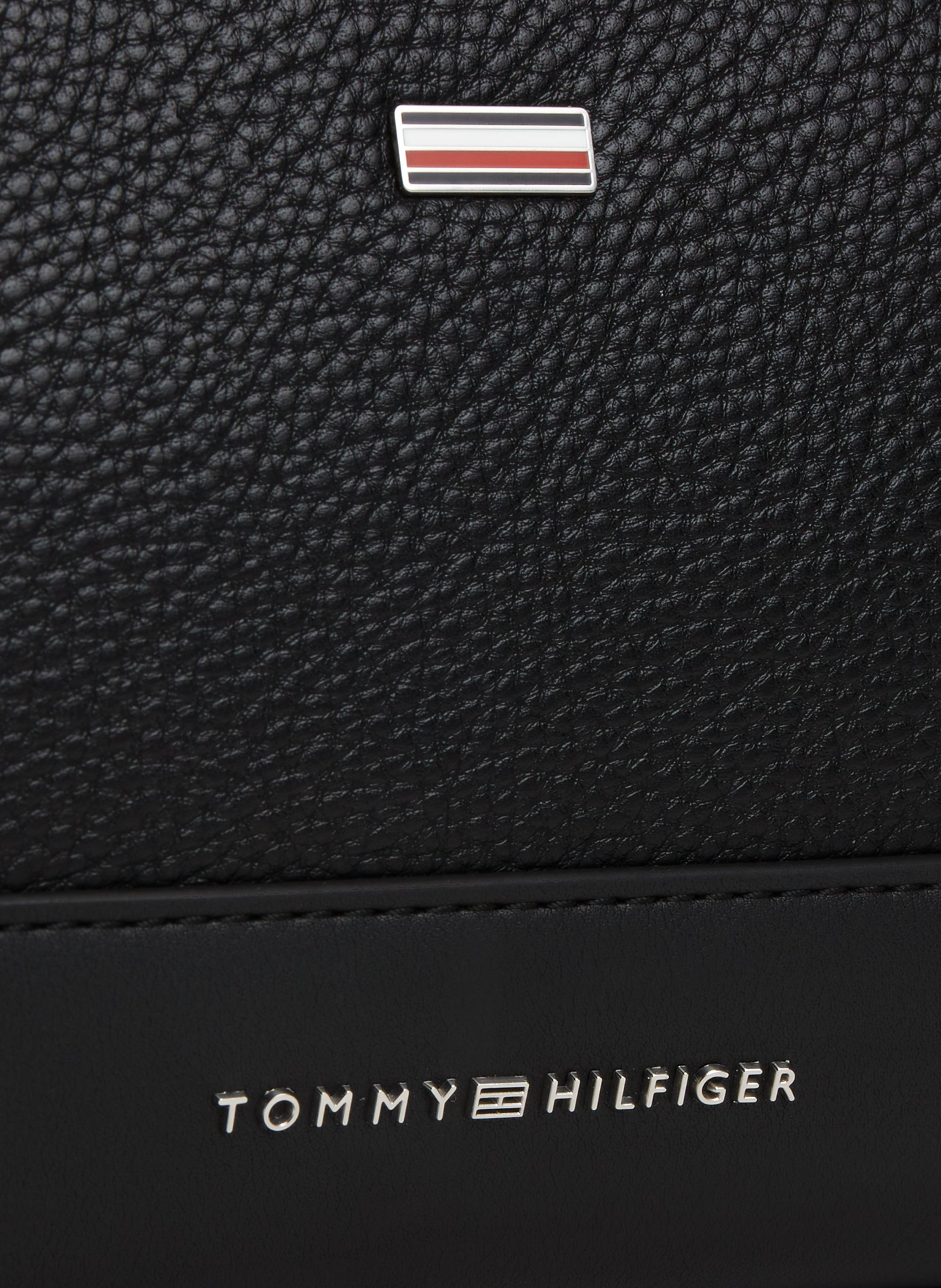 Strukturierte Kulturbeutel mit metallischem Logo TOMMY HILFIGER Schwarz