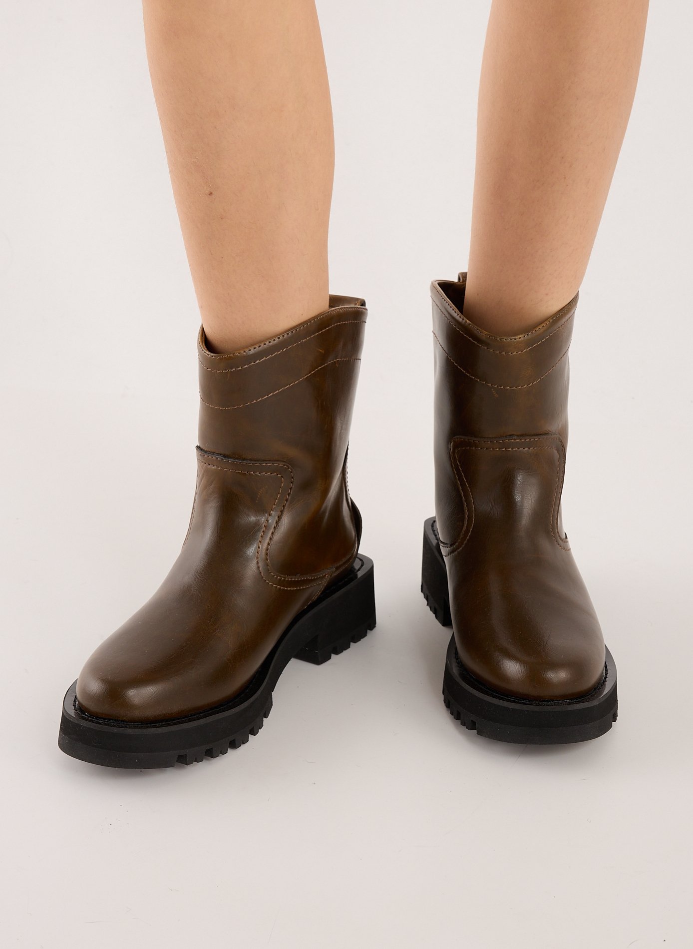 Bottines en cuir aspect usé GANNI Kaki